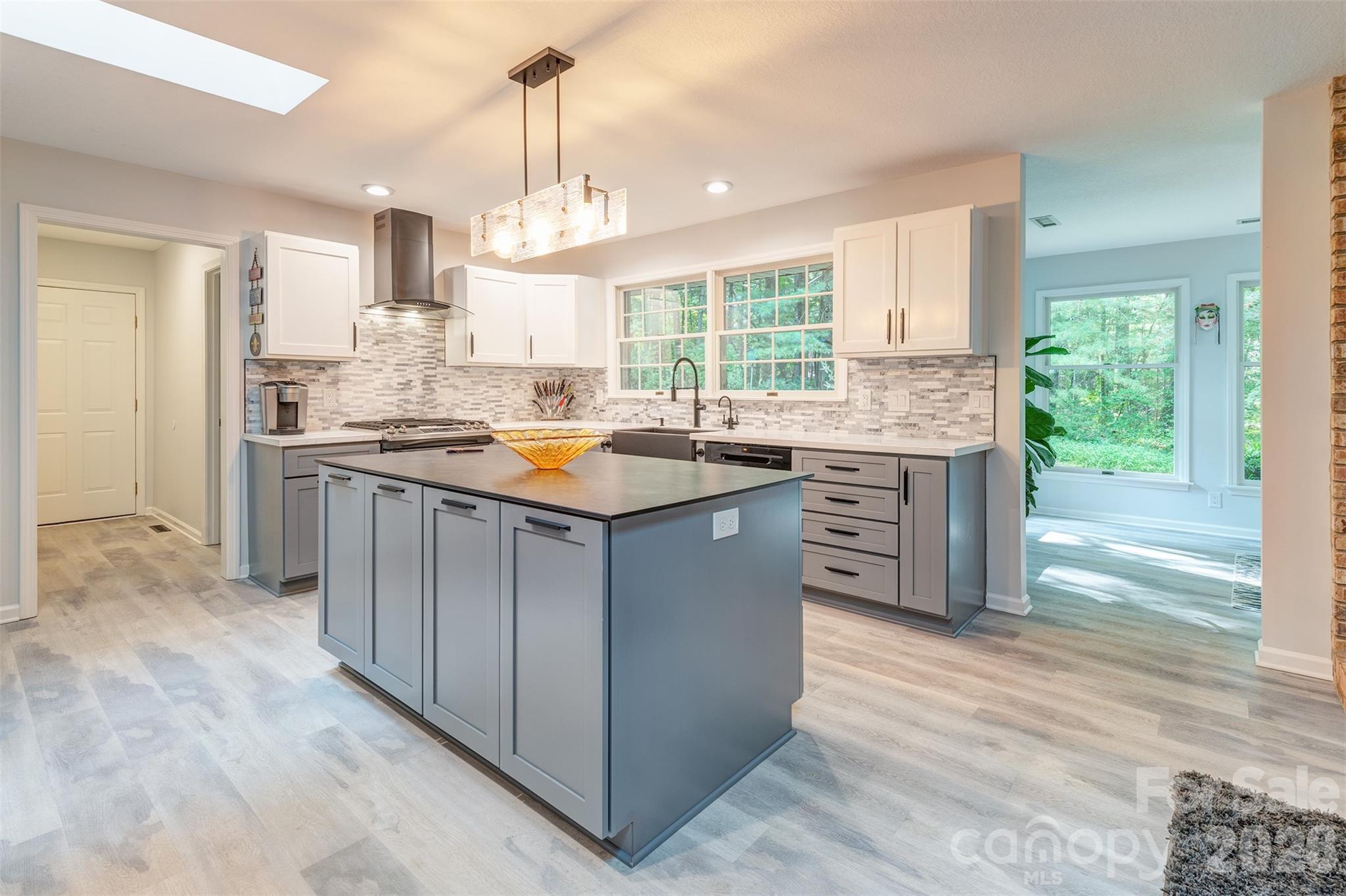 3 Sunningdale Drive — Flat Rock