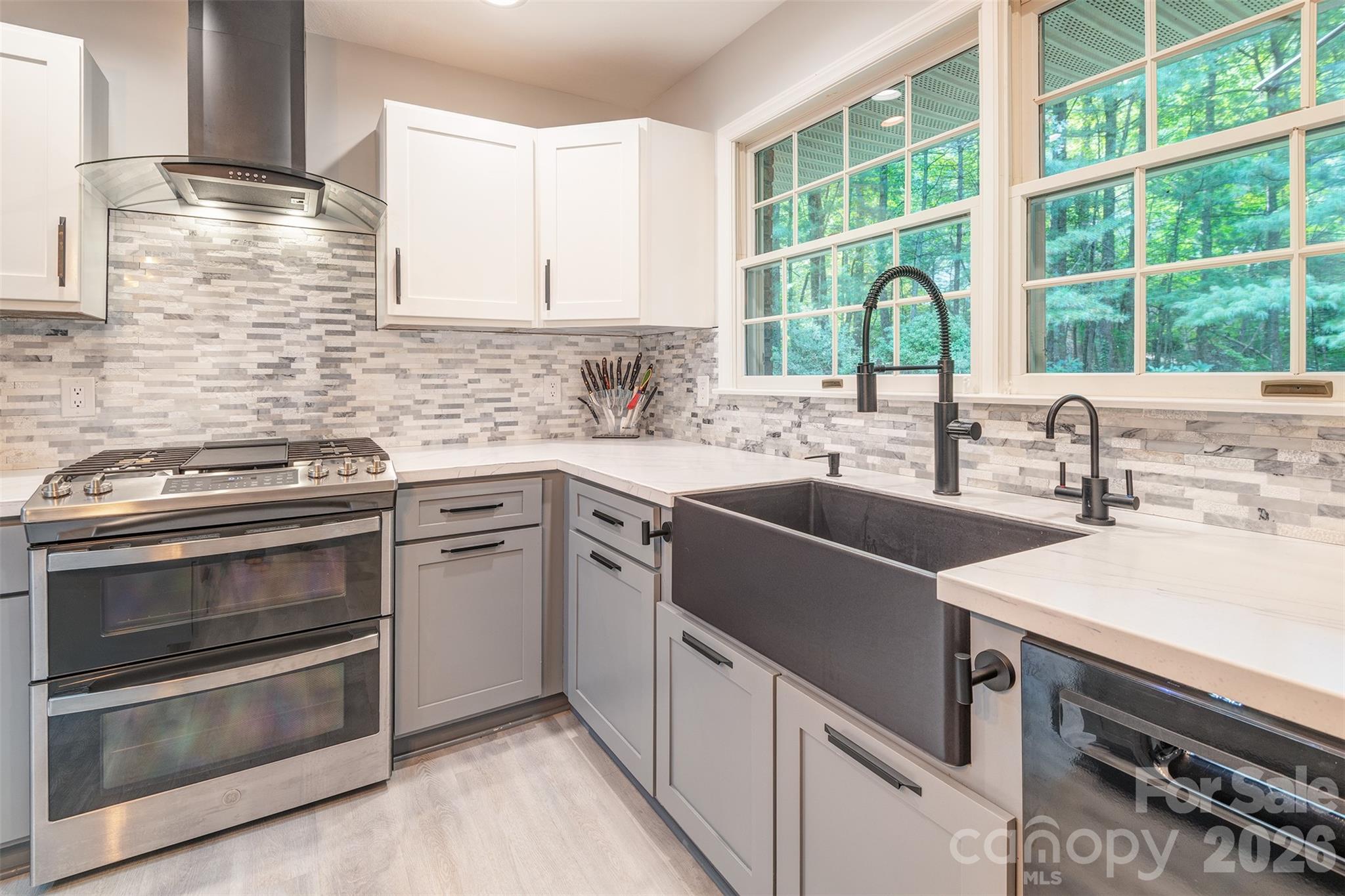 3 Sunningdale Drive — Flat Rock