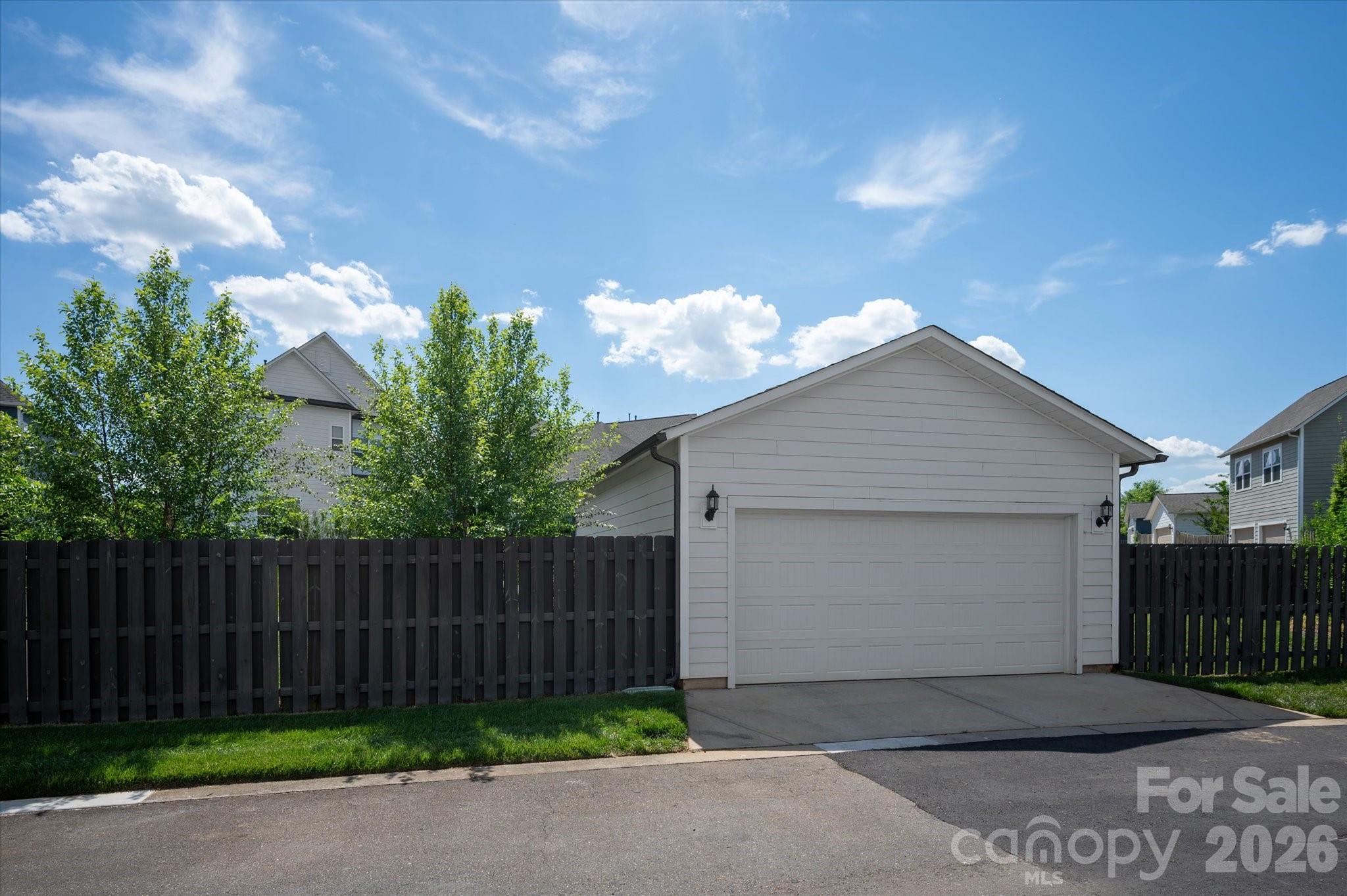 11625 Miller Road — Pineville