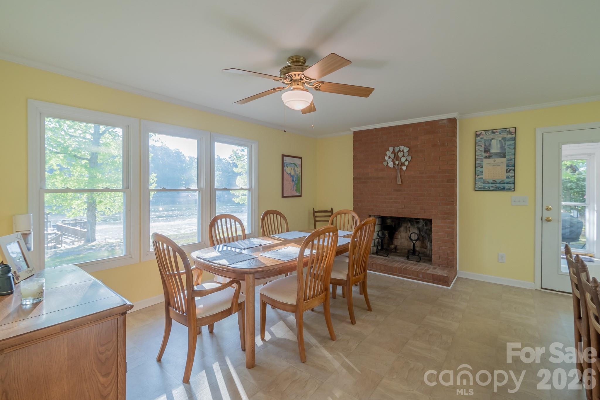 150 Pinehaven Lane — New London