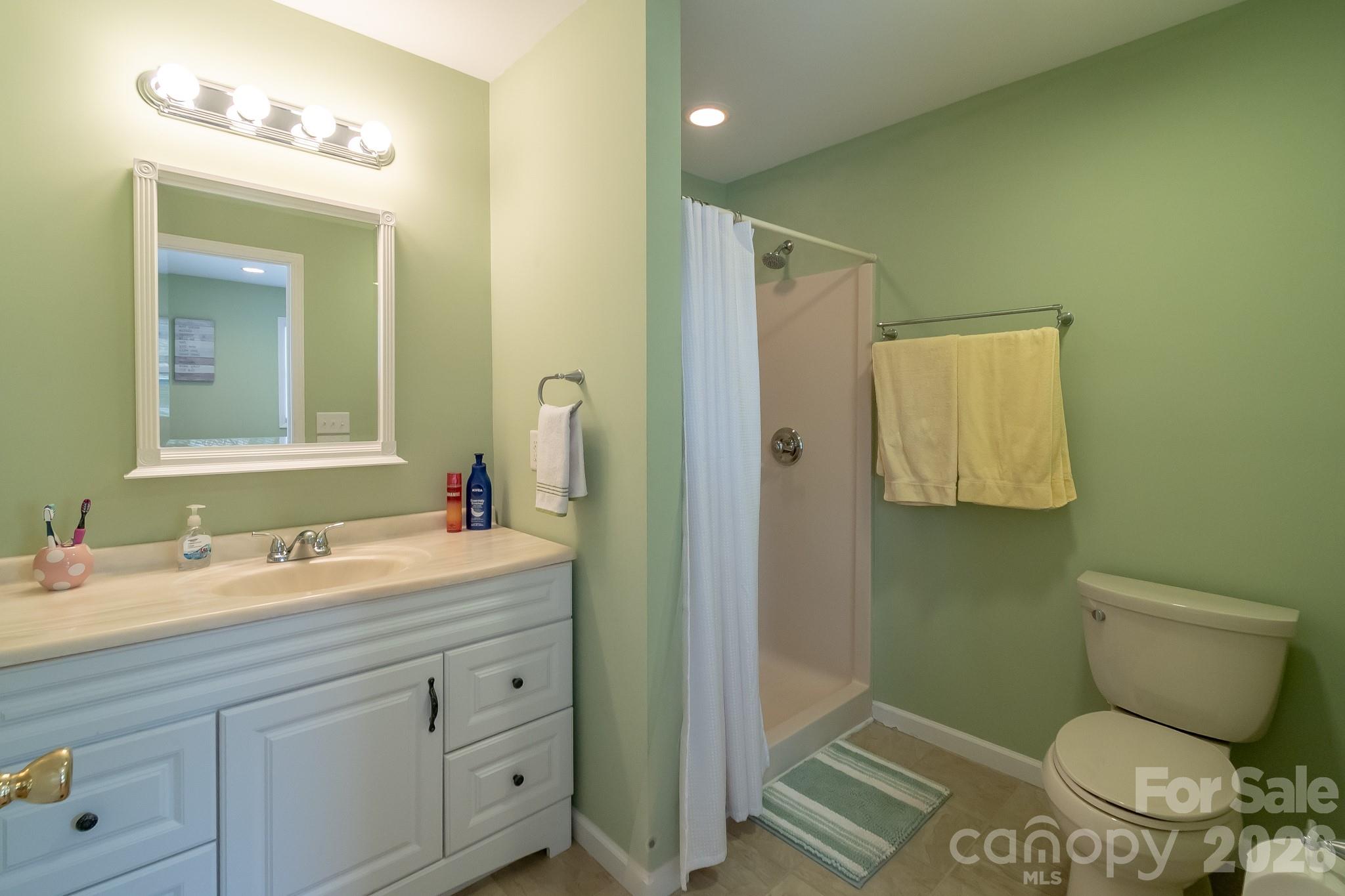 150 Pinehaven Lane — New London