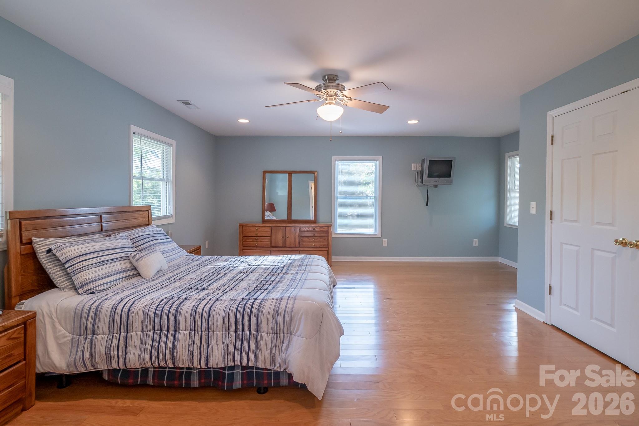 150 Pinehaven Lane — New London