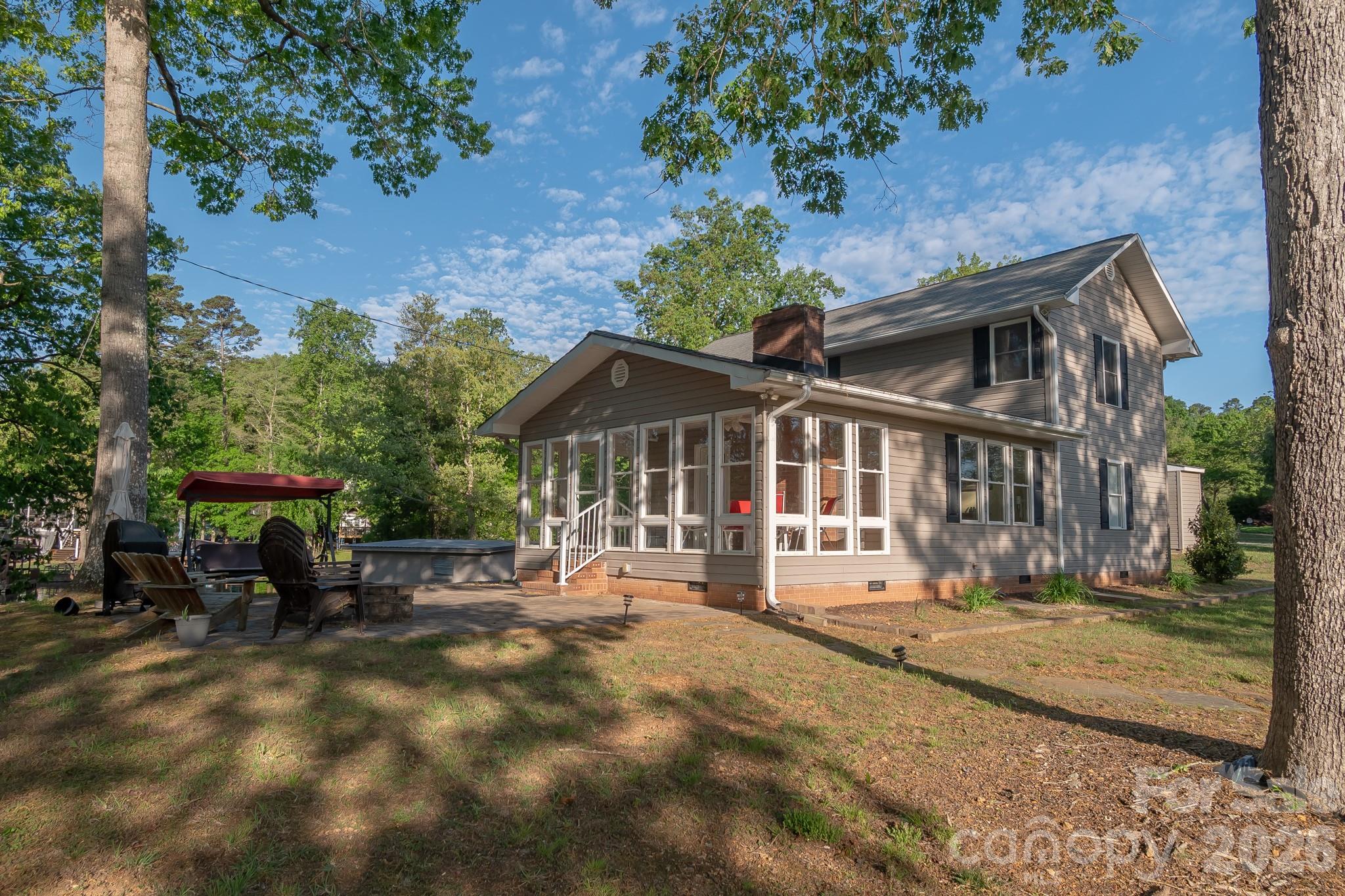 150 Pinehaven Lane — New London