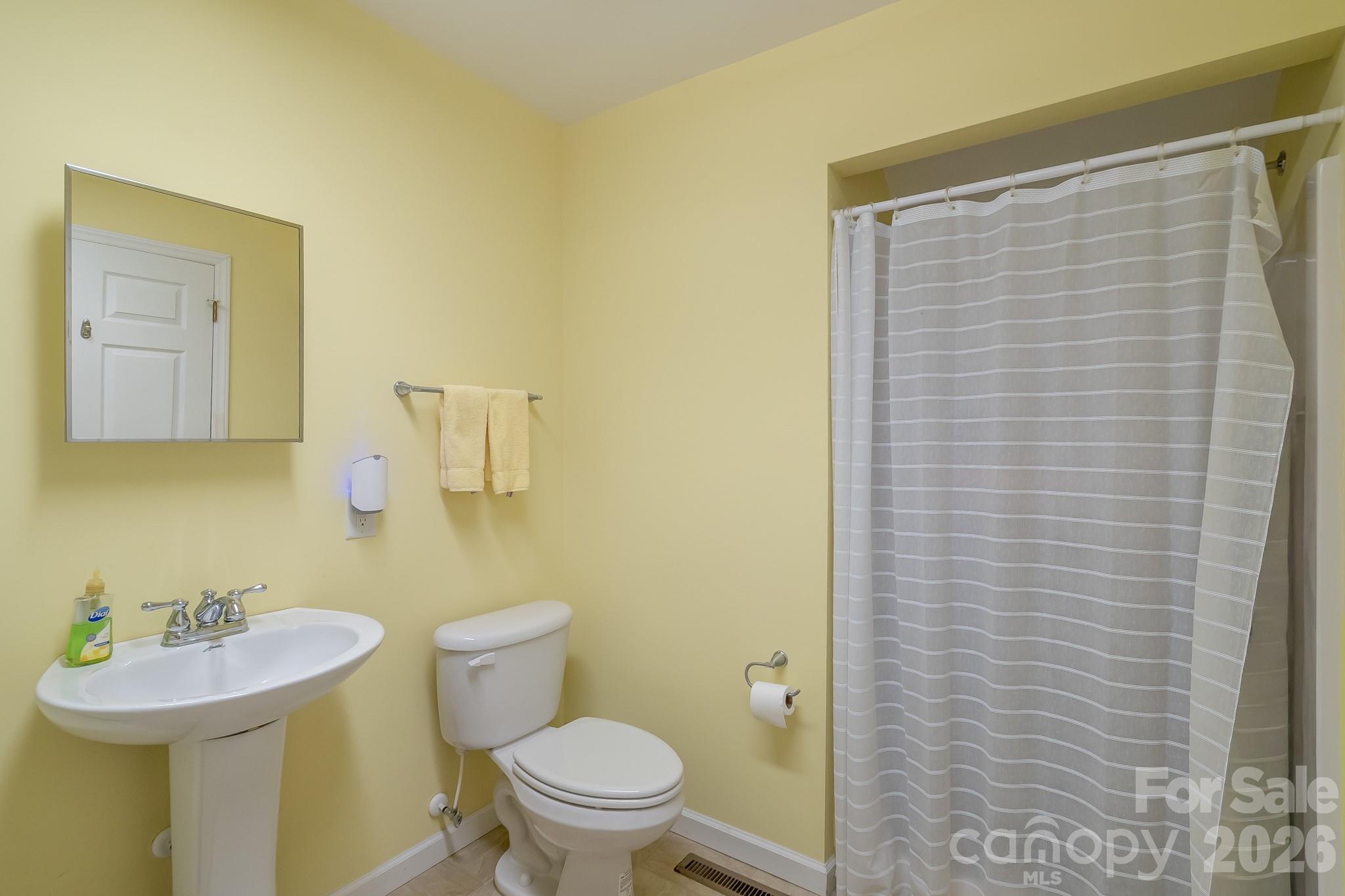 150 Pinehaven Lane — New London