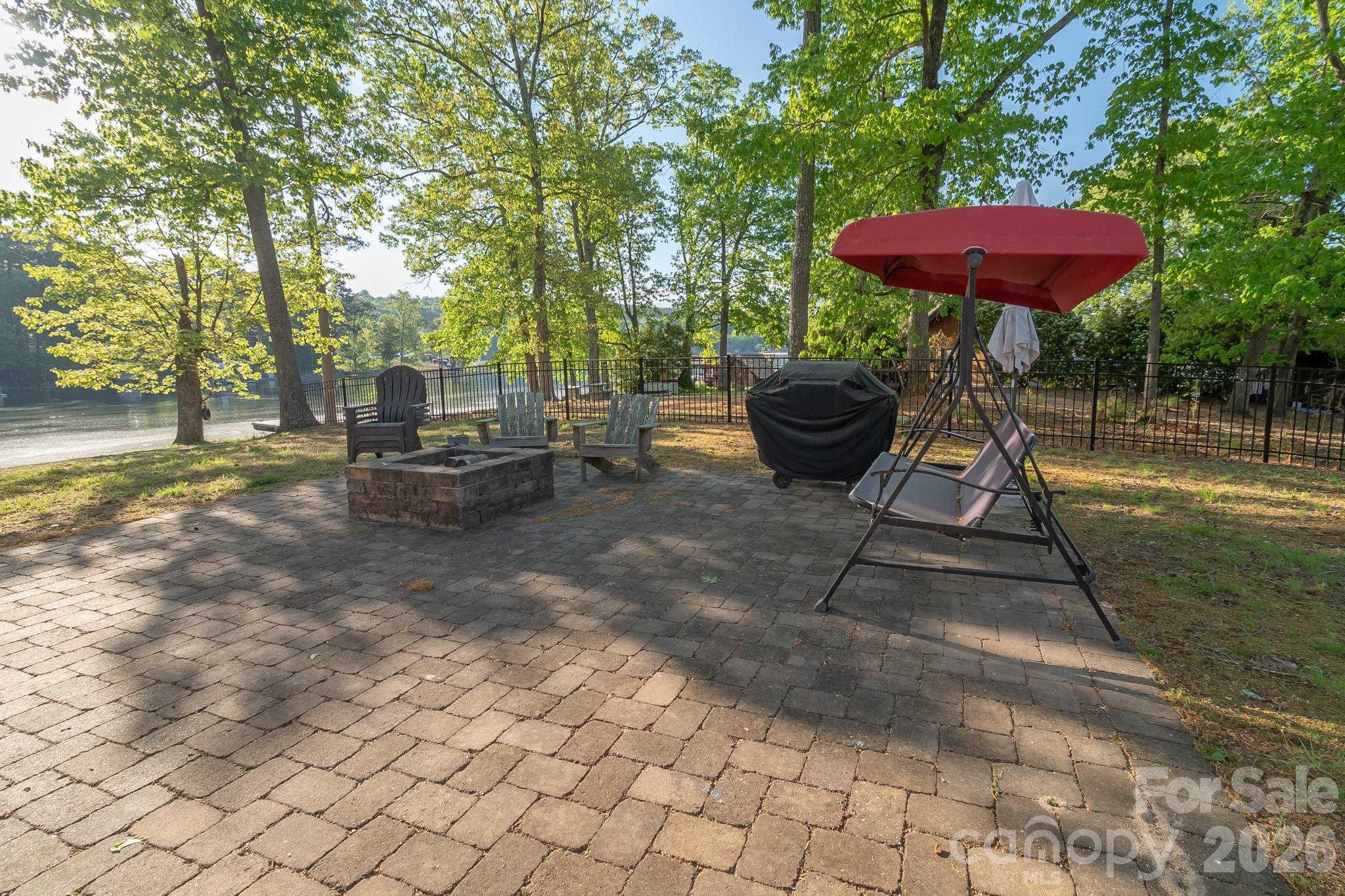 150 Pinehaven Lane — New London