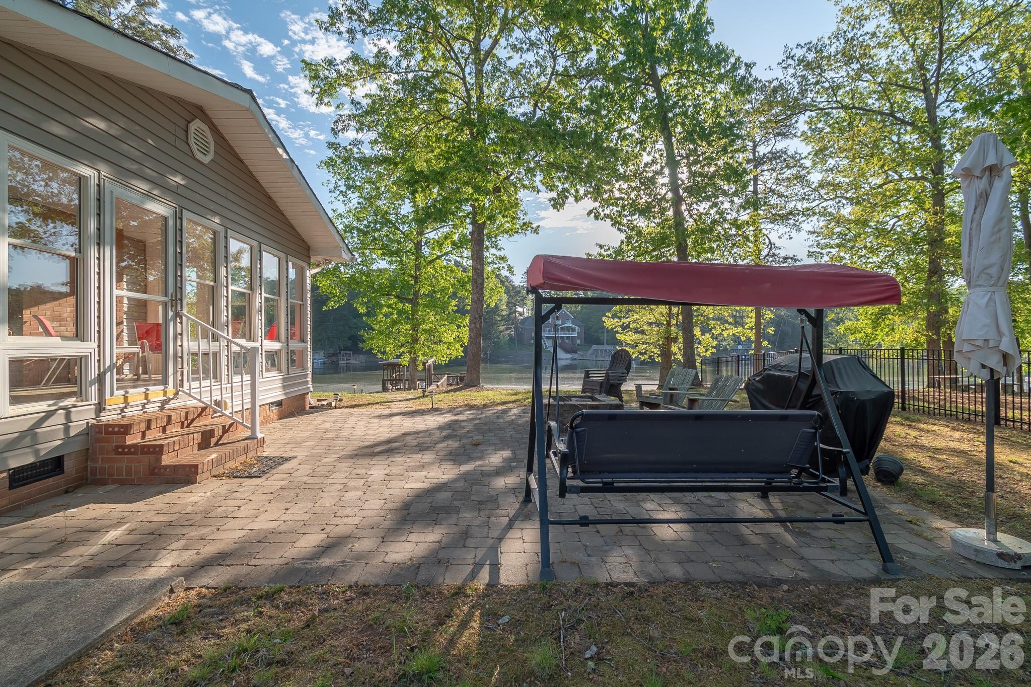 150 Pinehaven Lane — New London