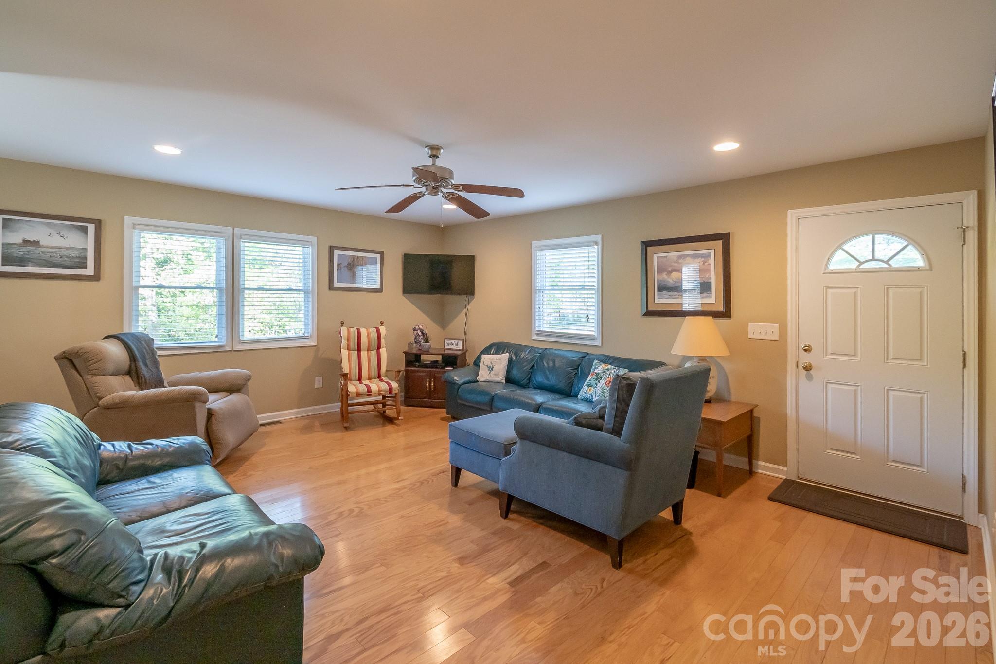 150 Pinehaven Lane — New London