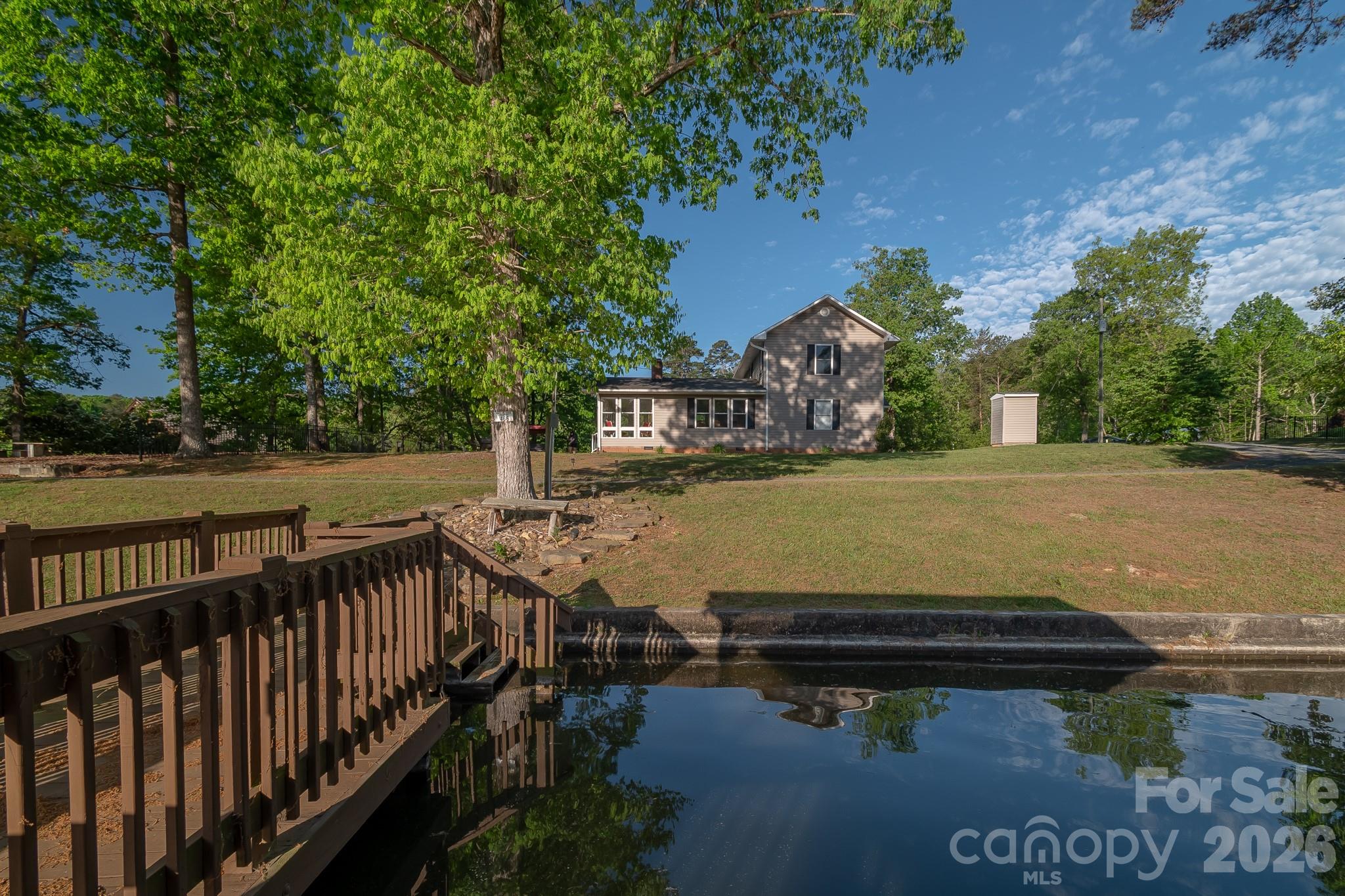 150 Pinehaven Lane — New London