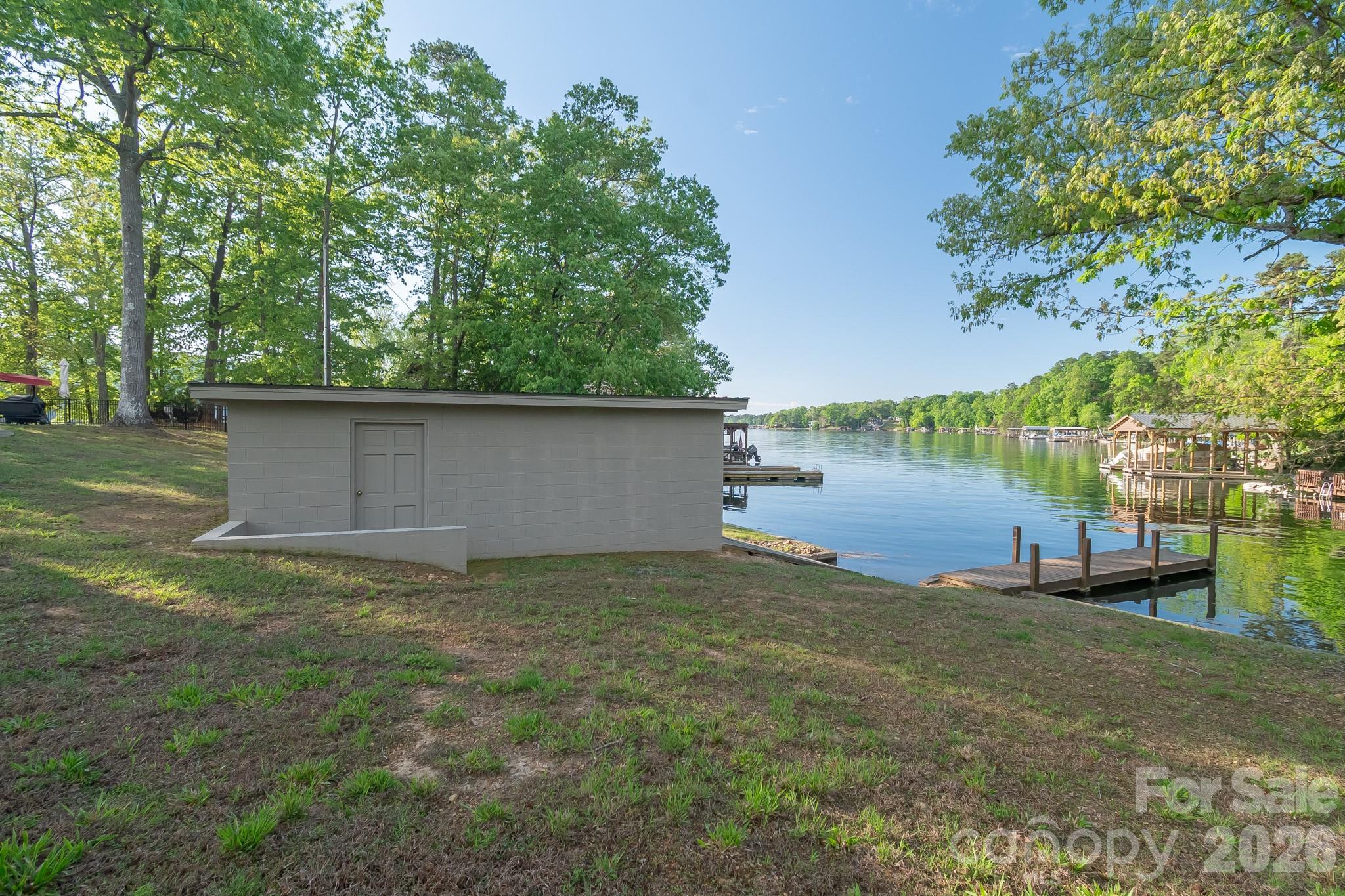 150 Pinehaven Lane — New London
