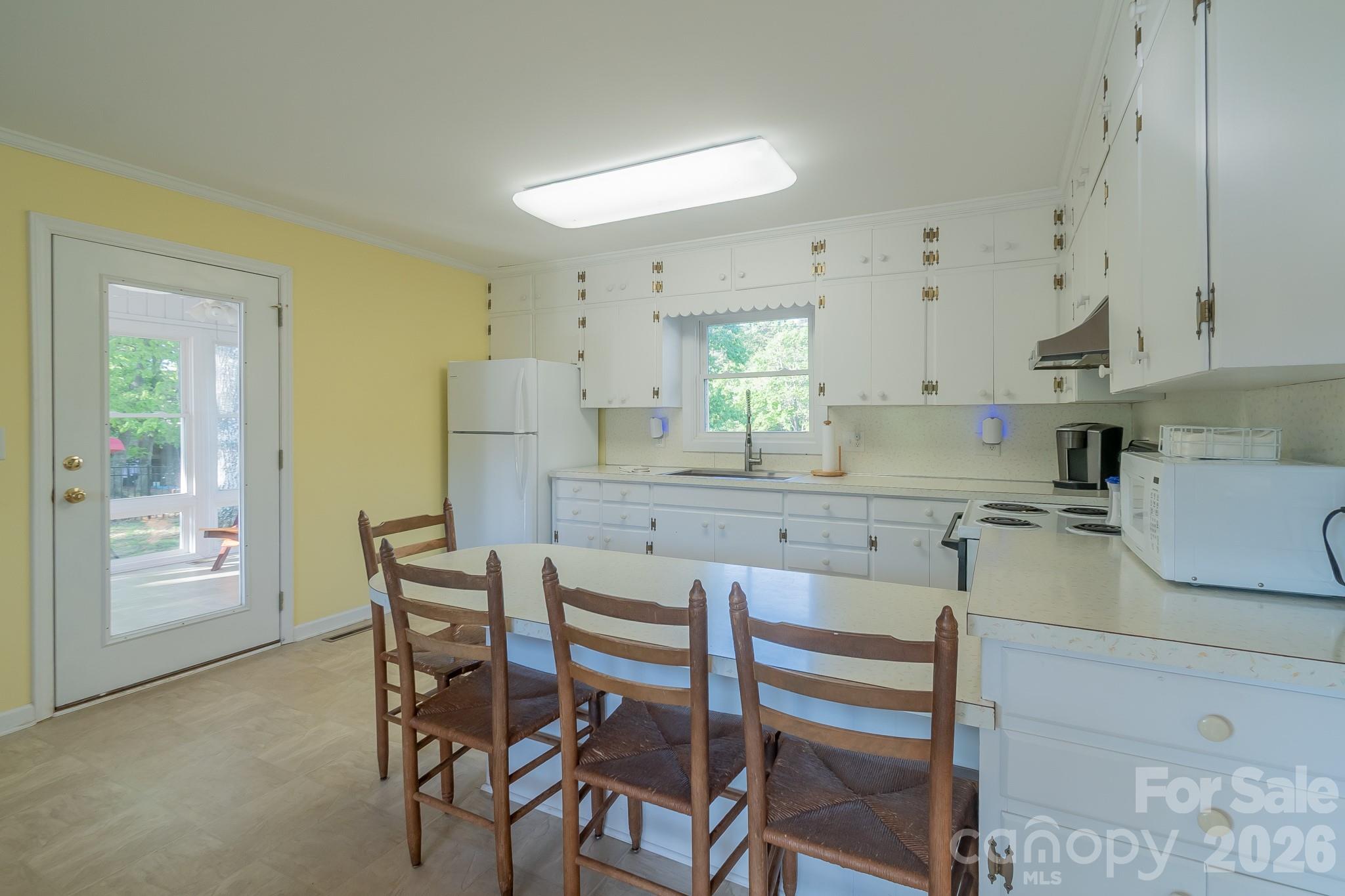 150 Pinehaven Lane — New London
