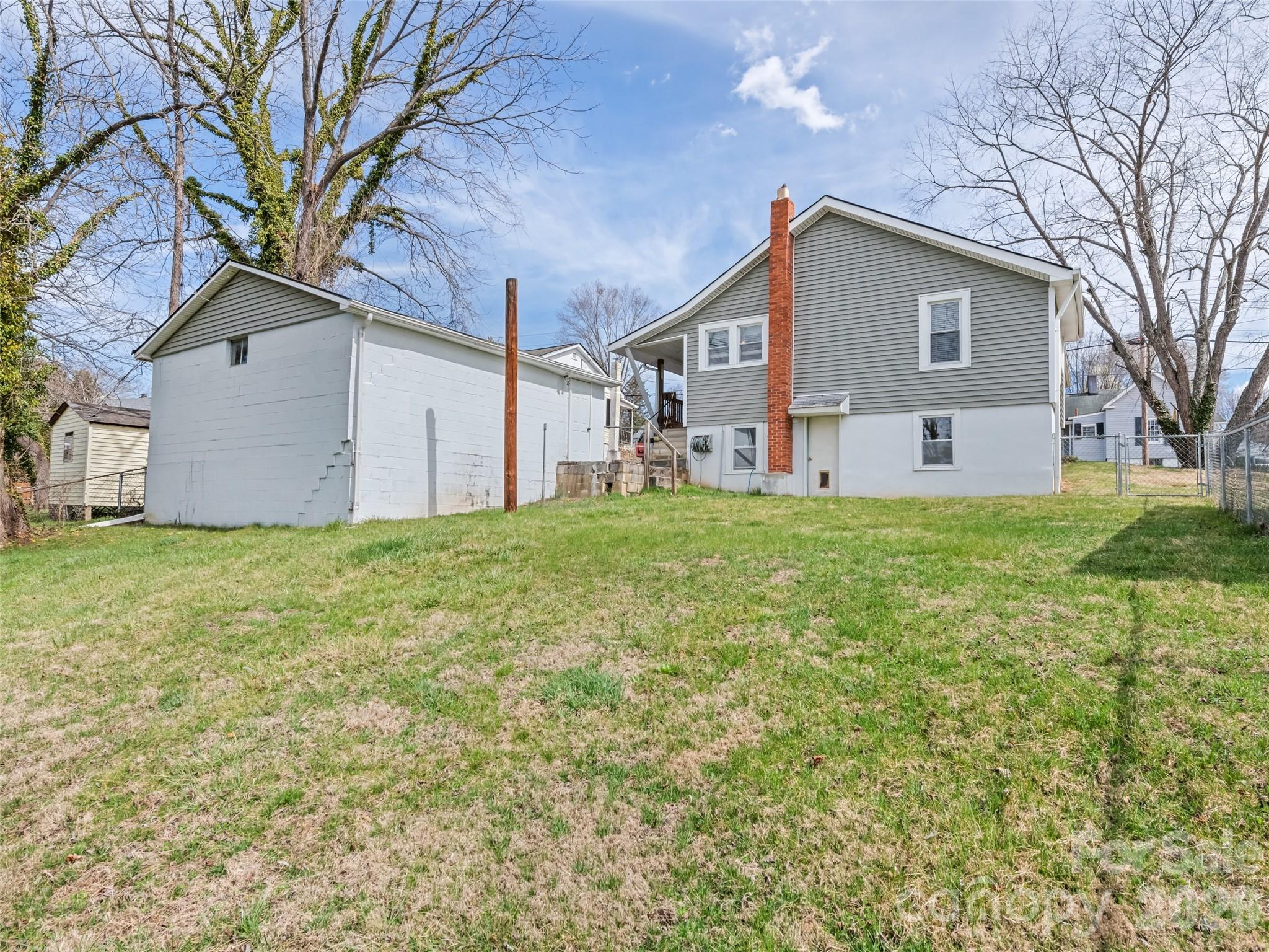 821 N Main Street — Canton