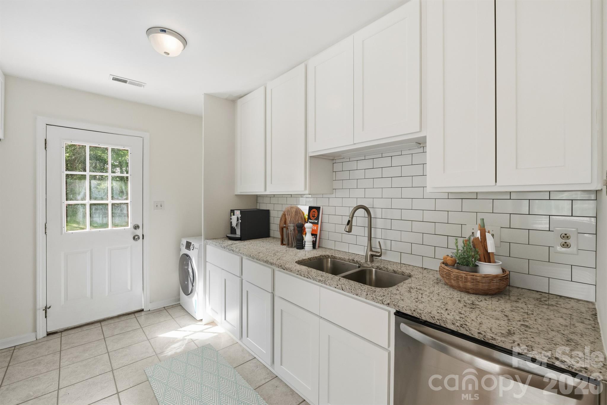 14019 Eden Court — Pineville