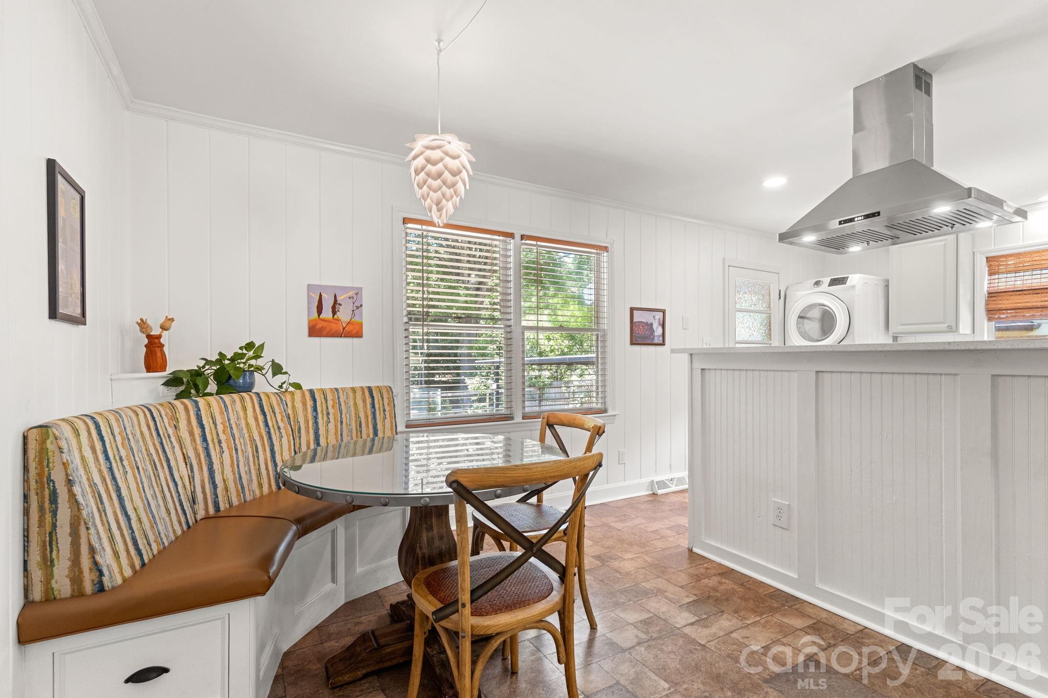 1527 Woodhill Lane — Charlotte