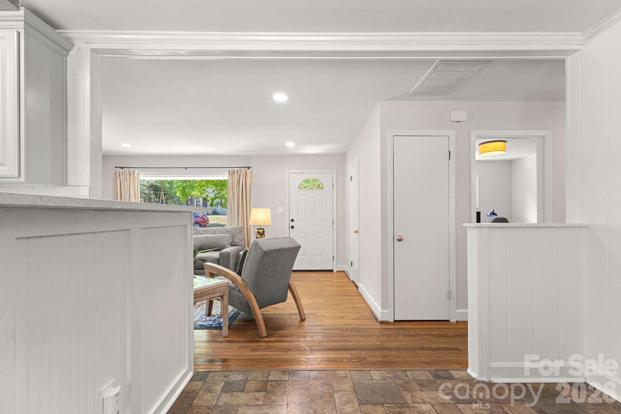 1527 Woodhill Lane — Charlotte