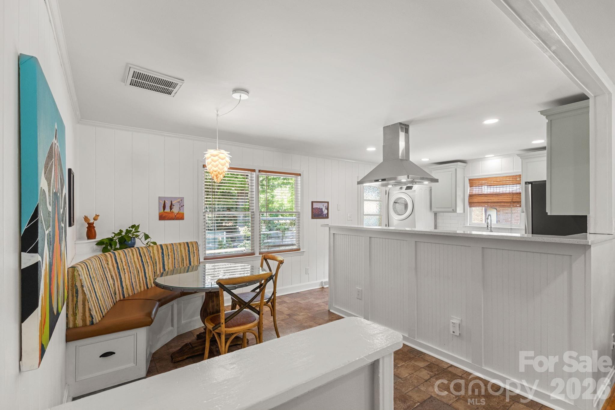 1527 Woodhill Lane — Charlotte