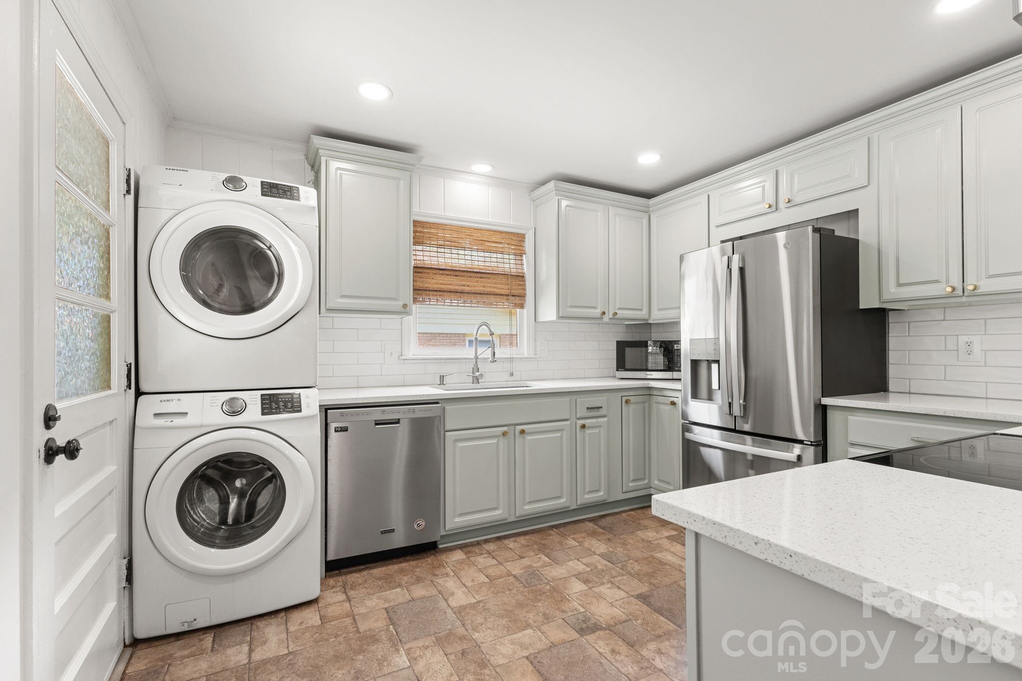 1527 Woodhill Lane — Charlotte