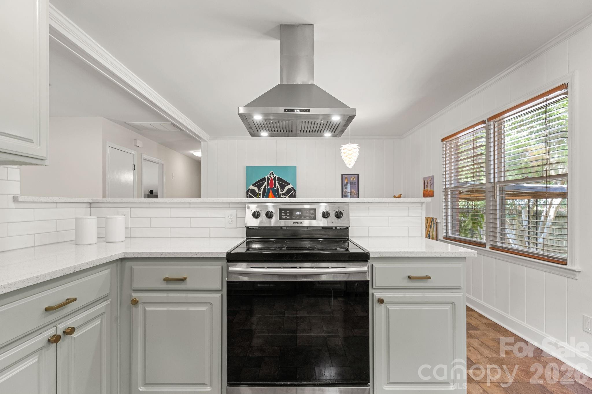 1527 Woodhill Lane — Charlotte