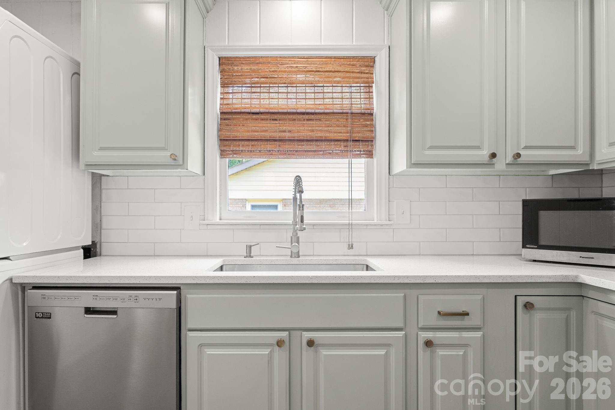 1527 Woodhill Lane — Charlotte