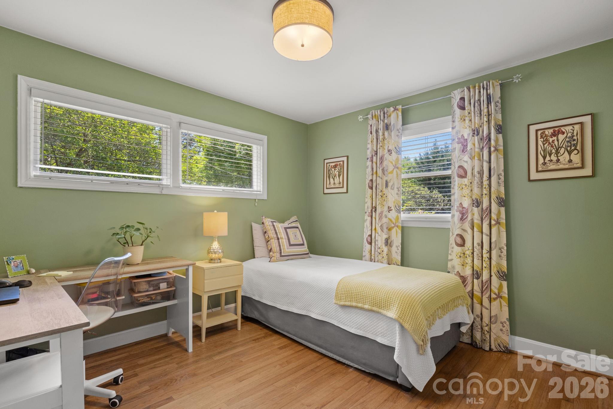 1527 Woodhill Lane — Charlotte