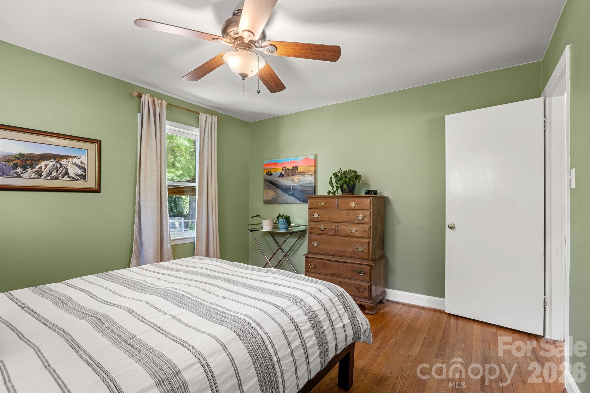 1527 Woodhill Lane — Charlotte
