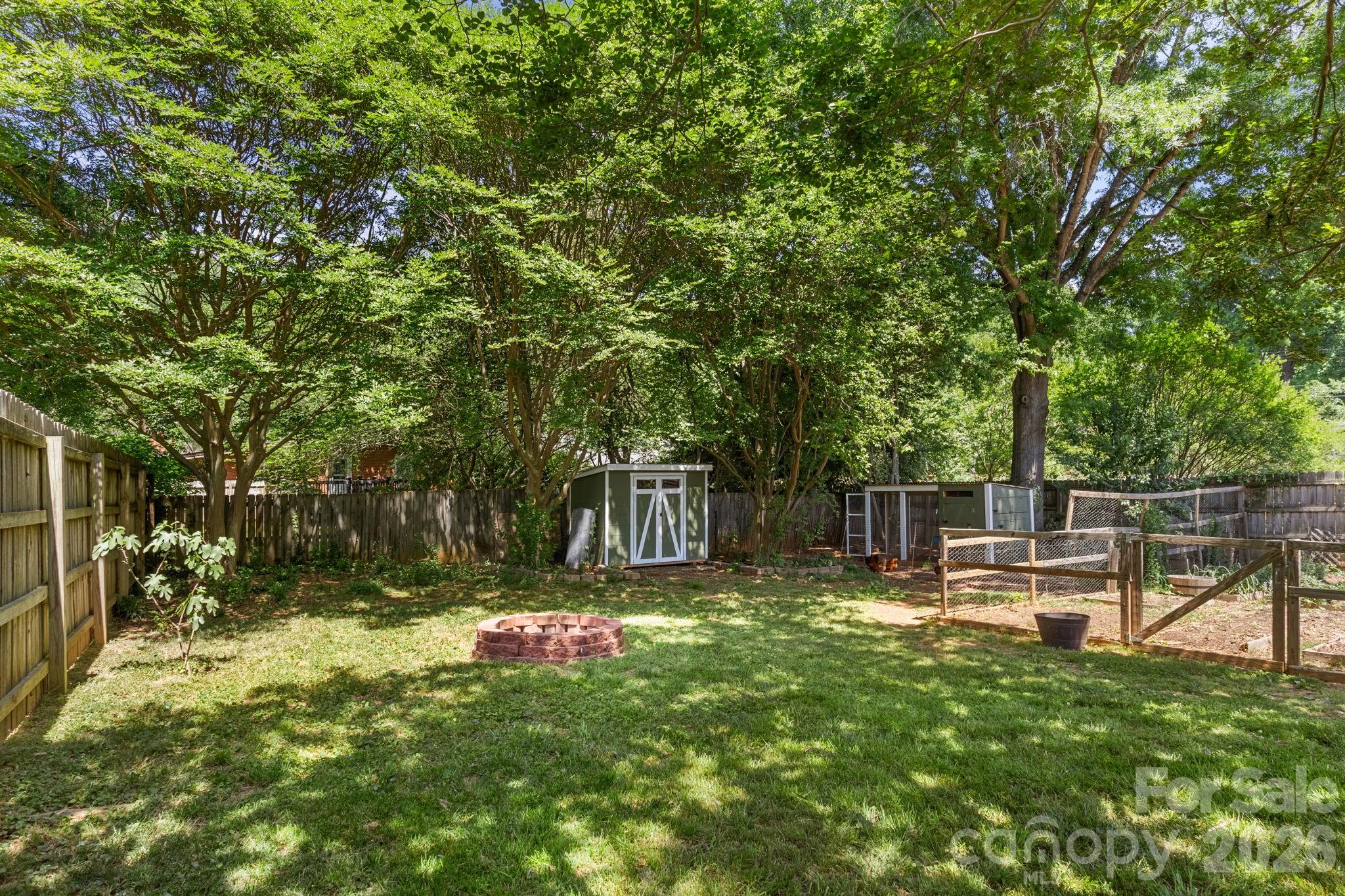 1527 Woodhill Lane — Charlotte