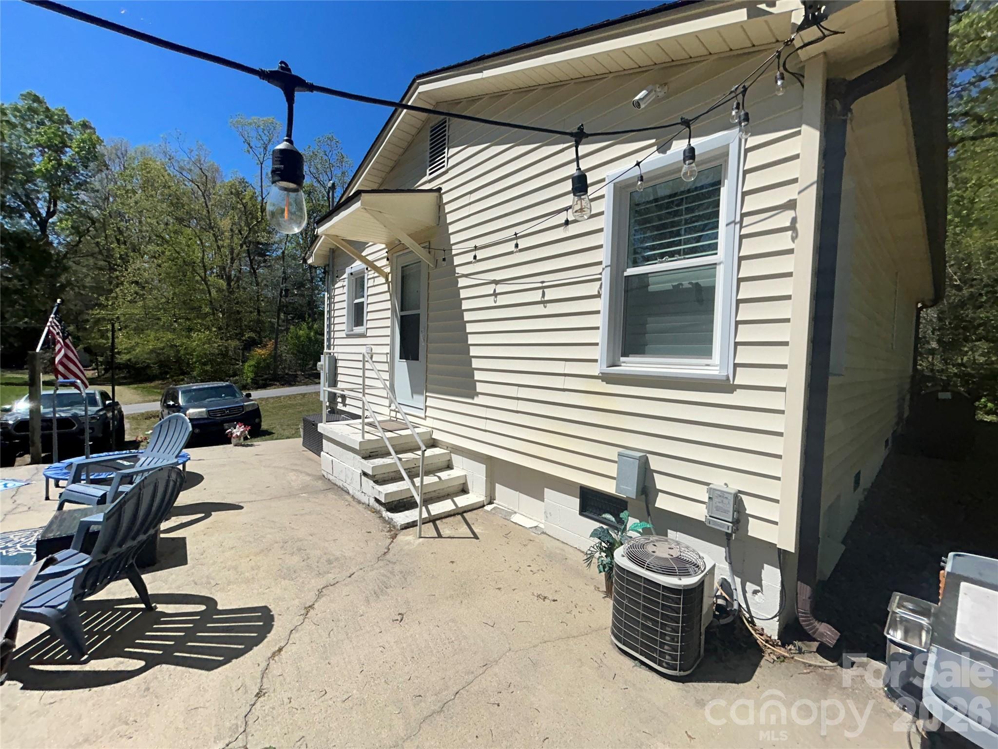 110 9th Street — Black Mountain
