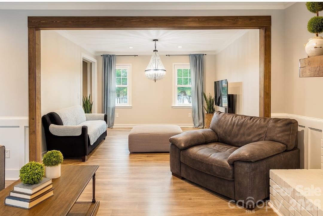 8225 Kensington Lane — Harrisburg