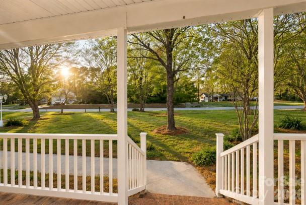 8225 Kensington Lane — Harrisburg