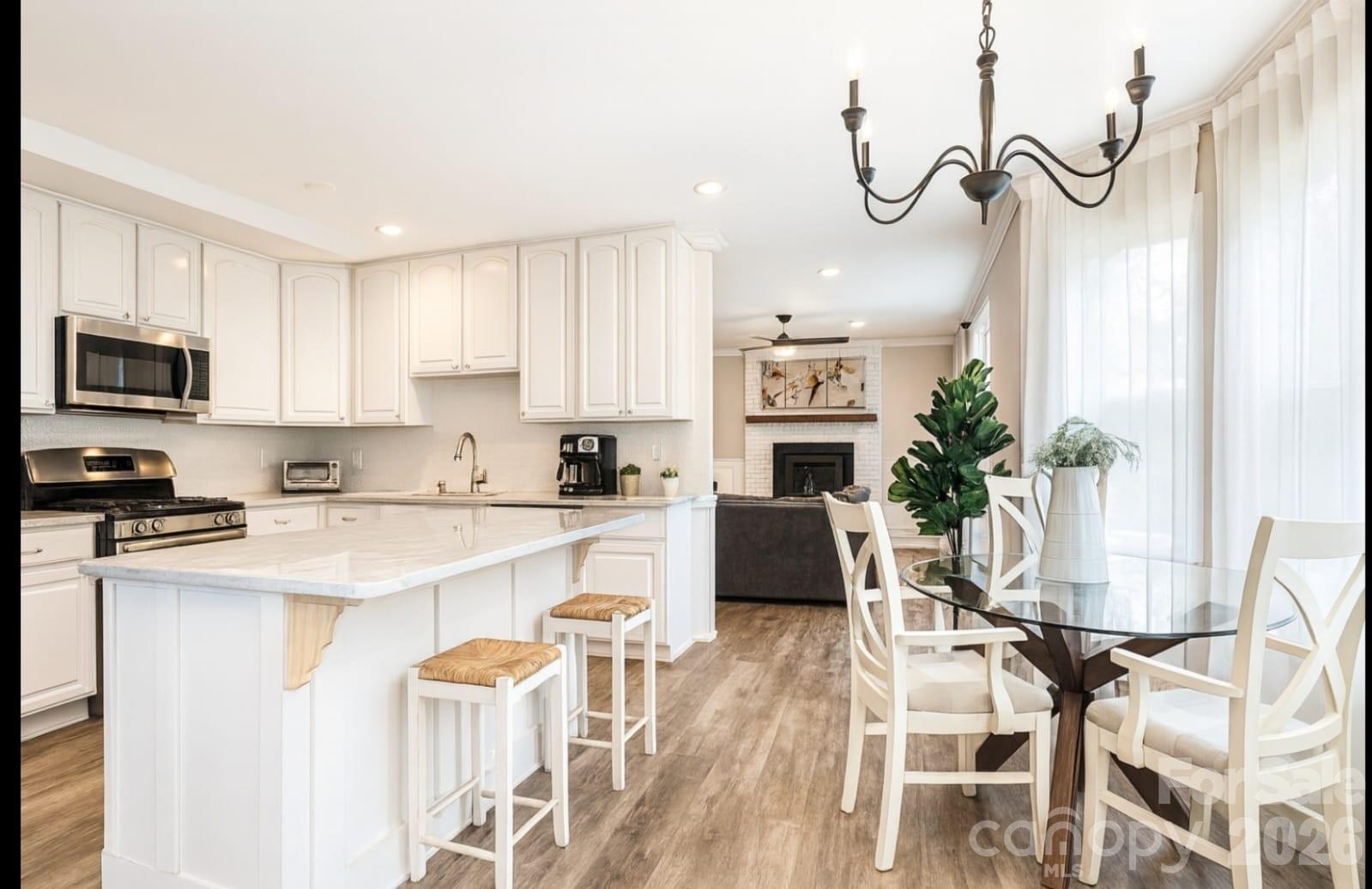 8225 Kensington Lane — Harrisburg