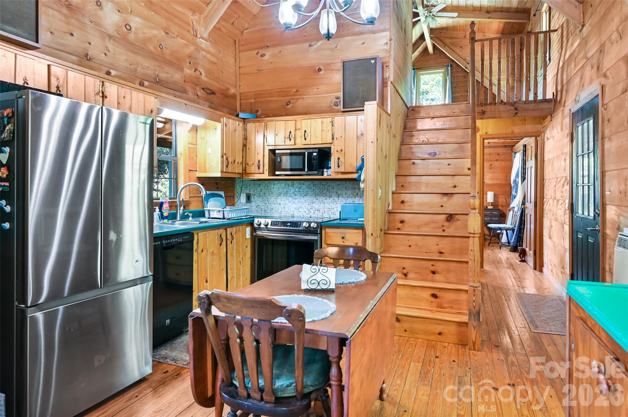 10 Black Locust Drive — Asheville