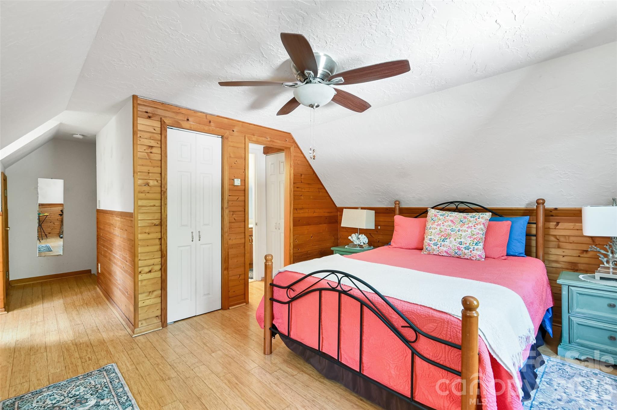 10 Black Locust Drive — Asheville