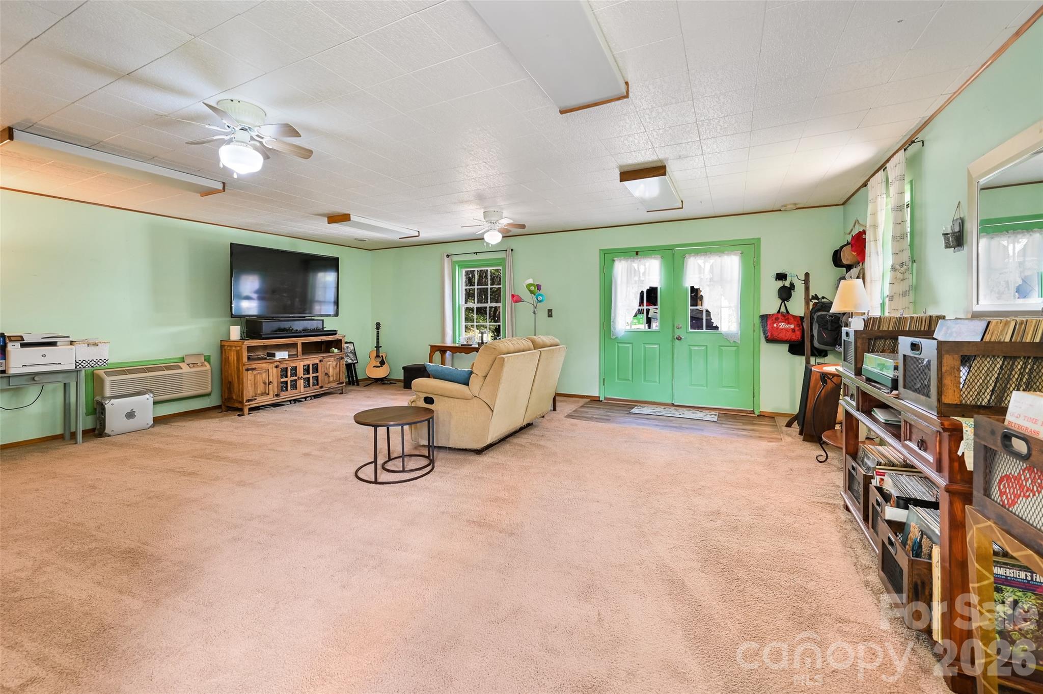 10 Black Locust Drive — Asheville