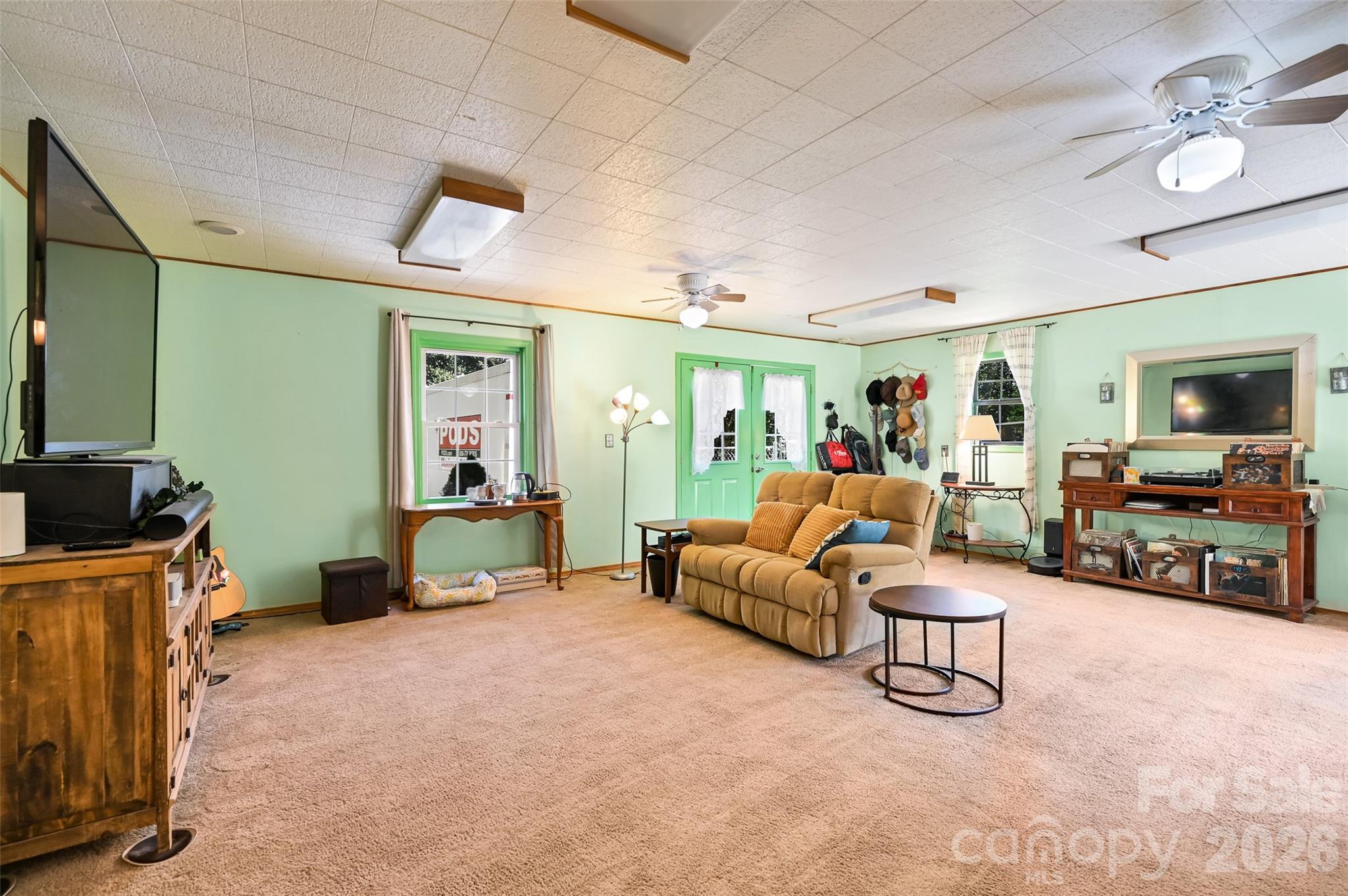 10 Black Locust Drive — Asheville
