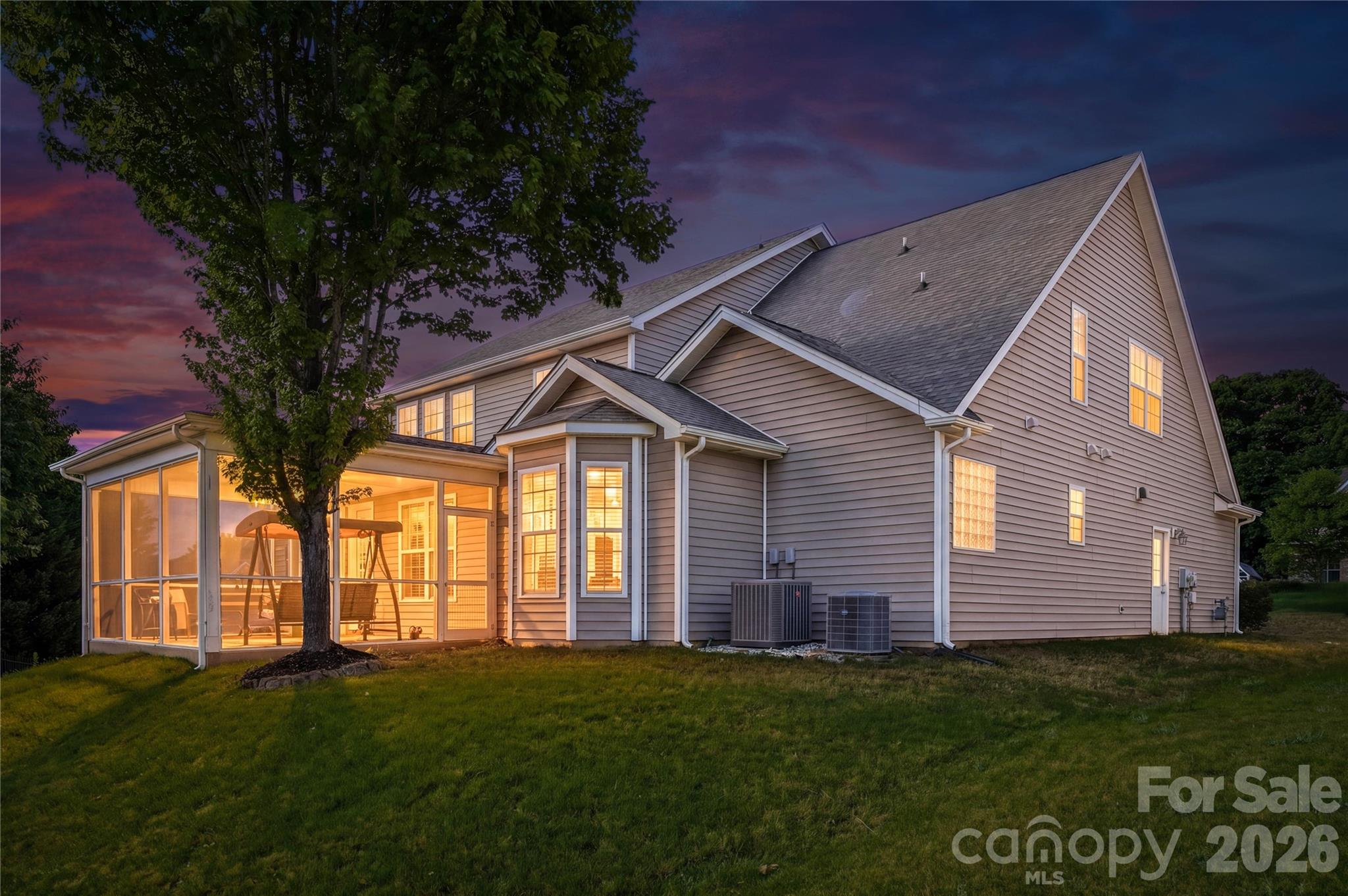 5068 Gladiola Way — Tega Cay