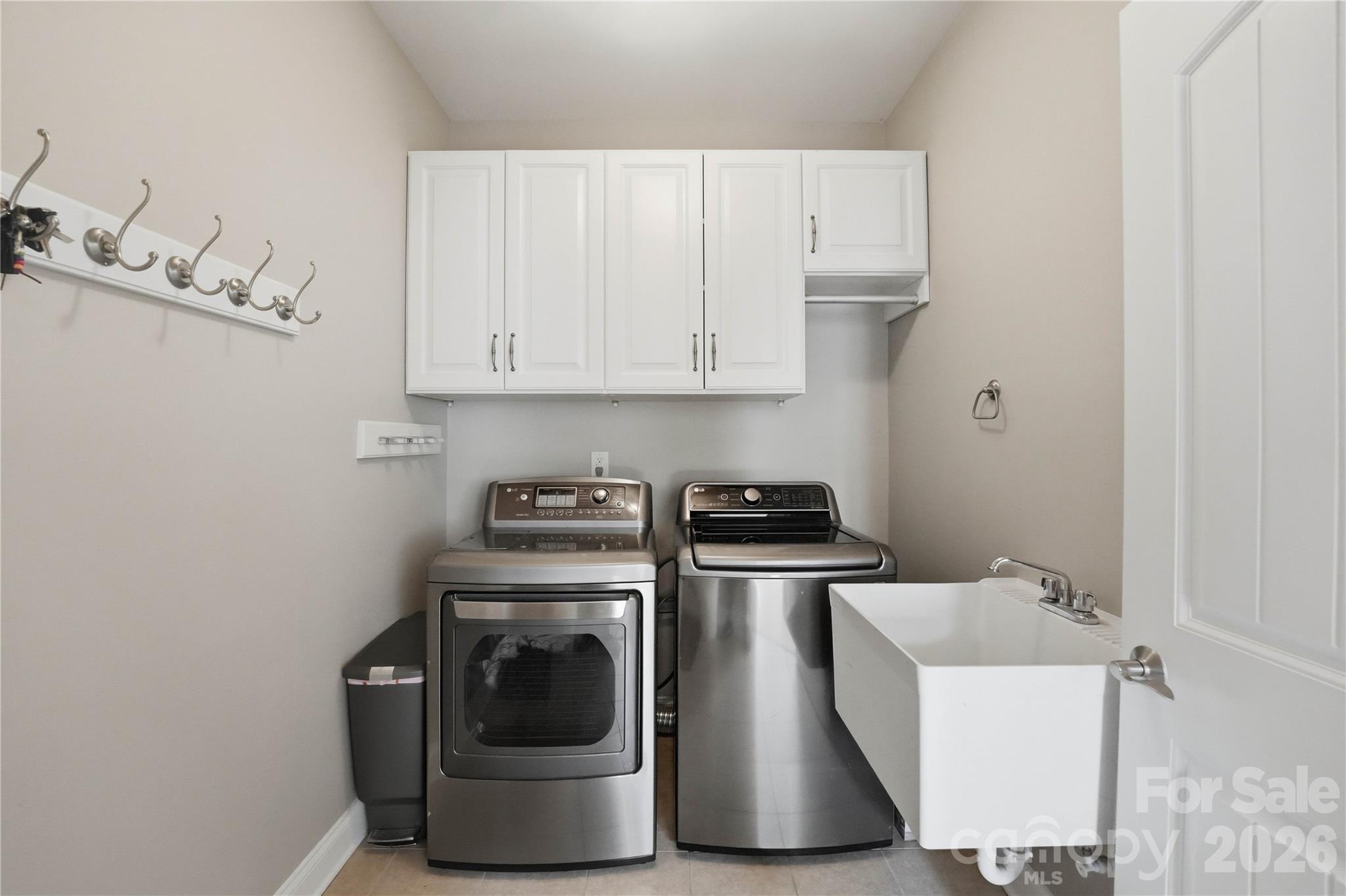 5068 Gladiola Way — Tega Cay