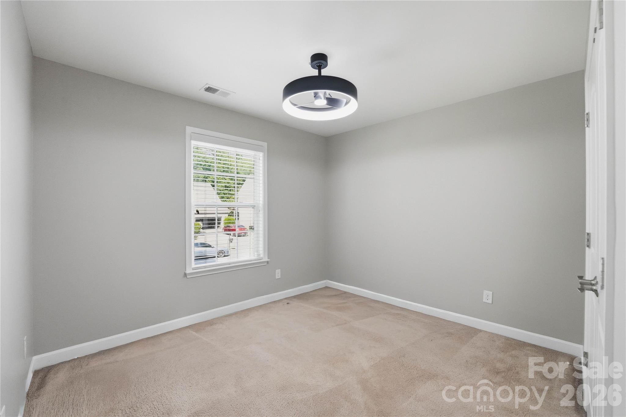 5068 Gladiola Way — Tega Cay