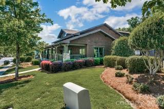 5068 Gladiola Way — Tega Cay