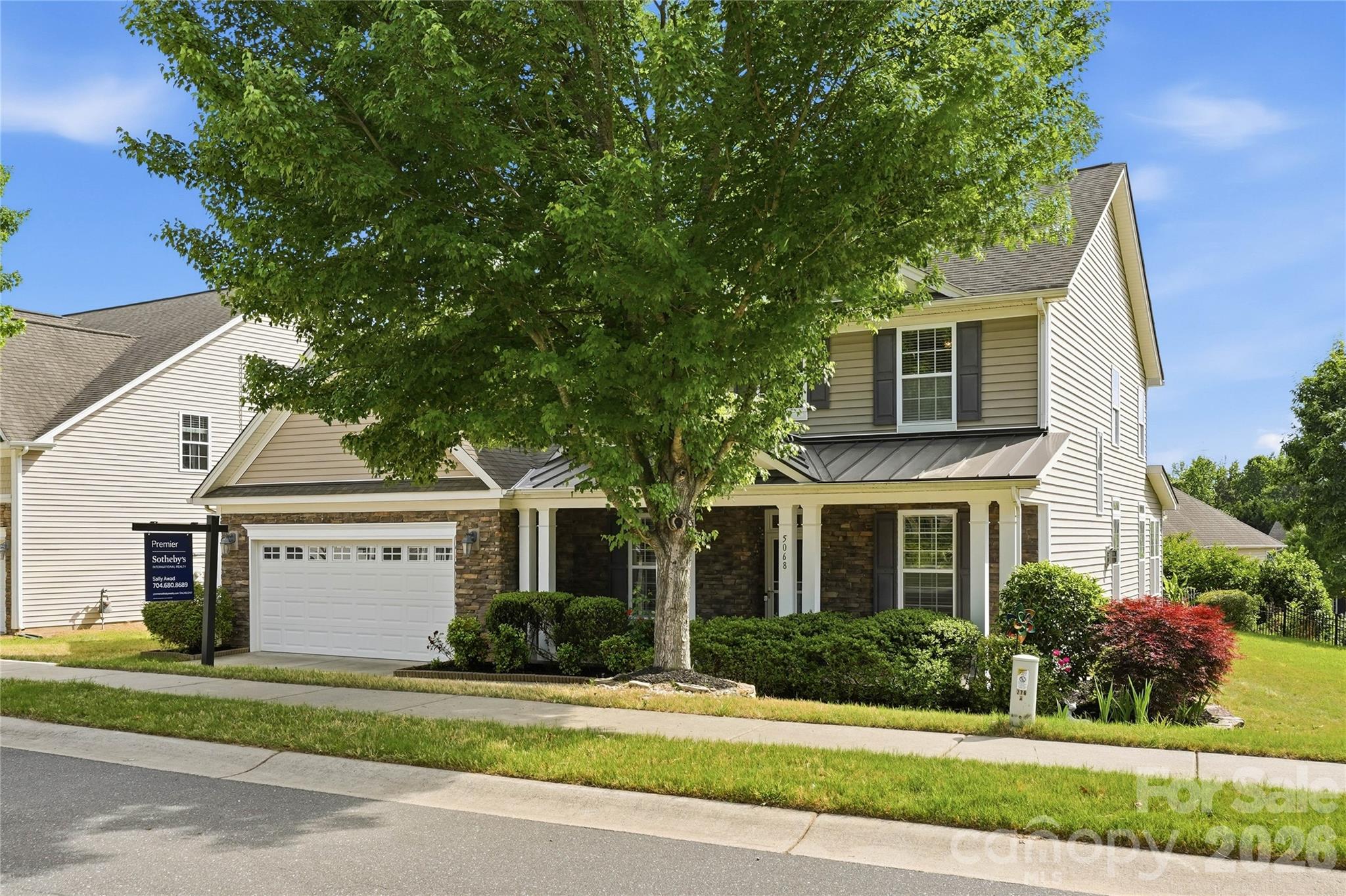 5068 Gladiola Way — Tega Cay