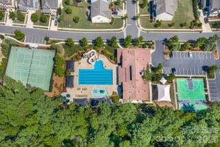 5068 Gladiola Way — Tega Cay