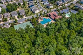 5068 Gladiola Way — Tega Cay
