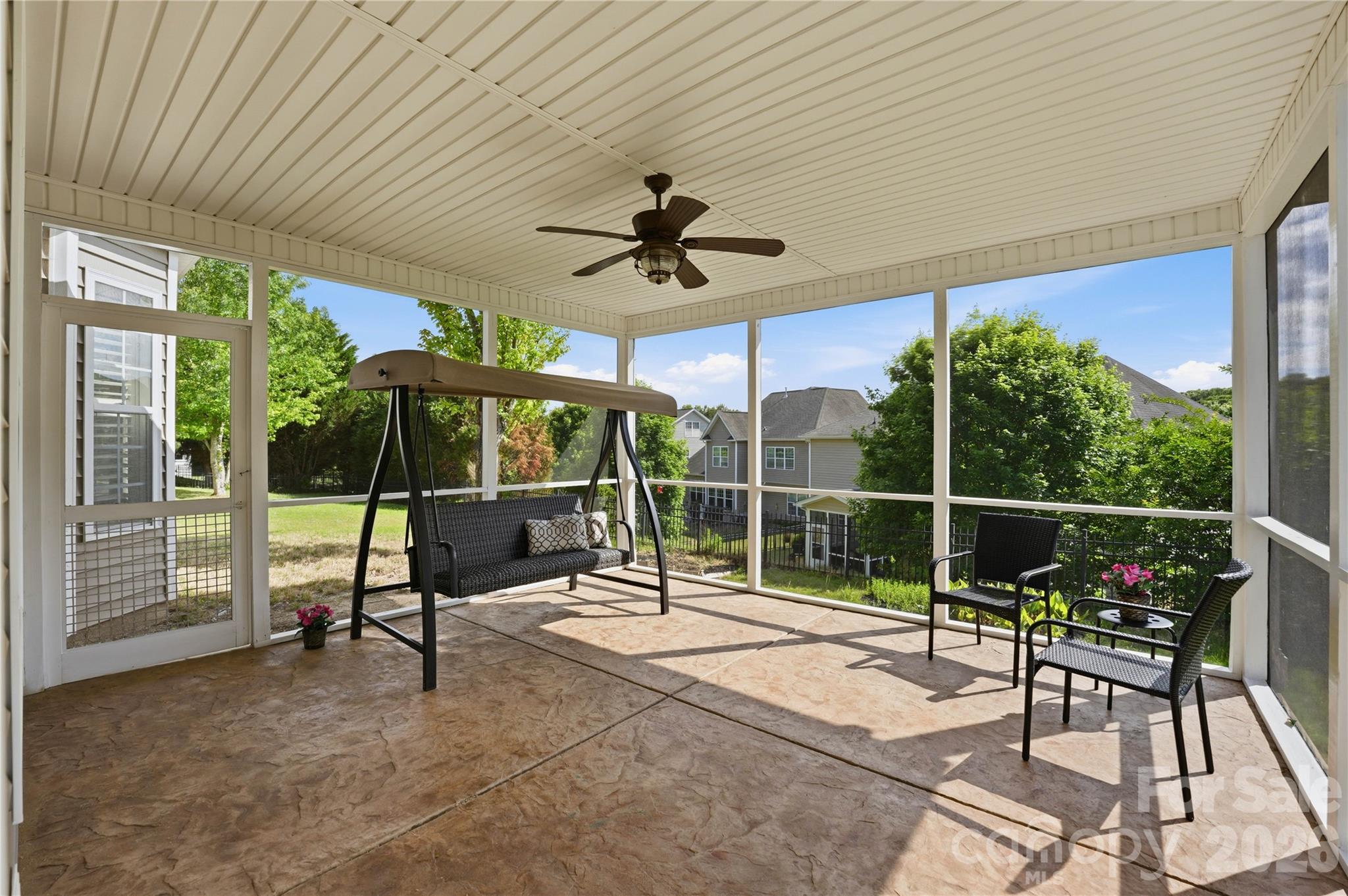 5068 Gladiola Way — Tega Cay