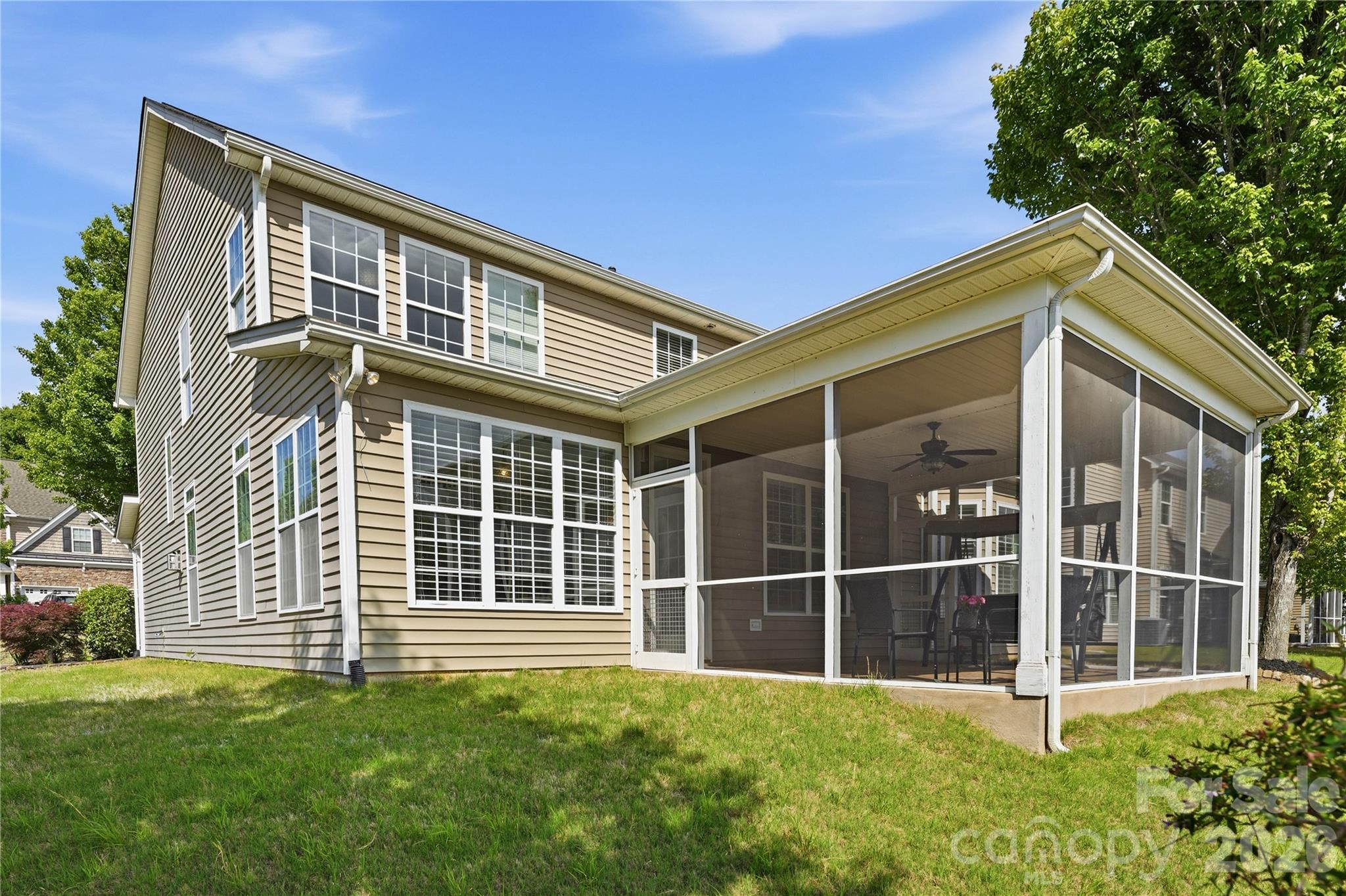 5068 Gladiola Way — Tega Cay