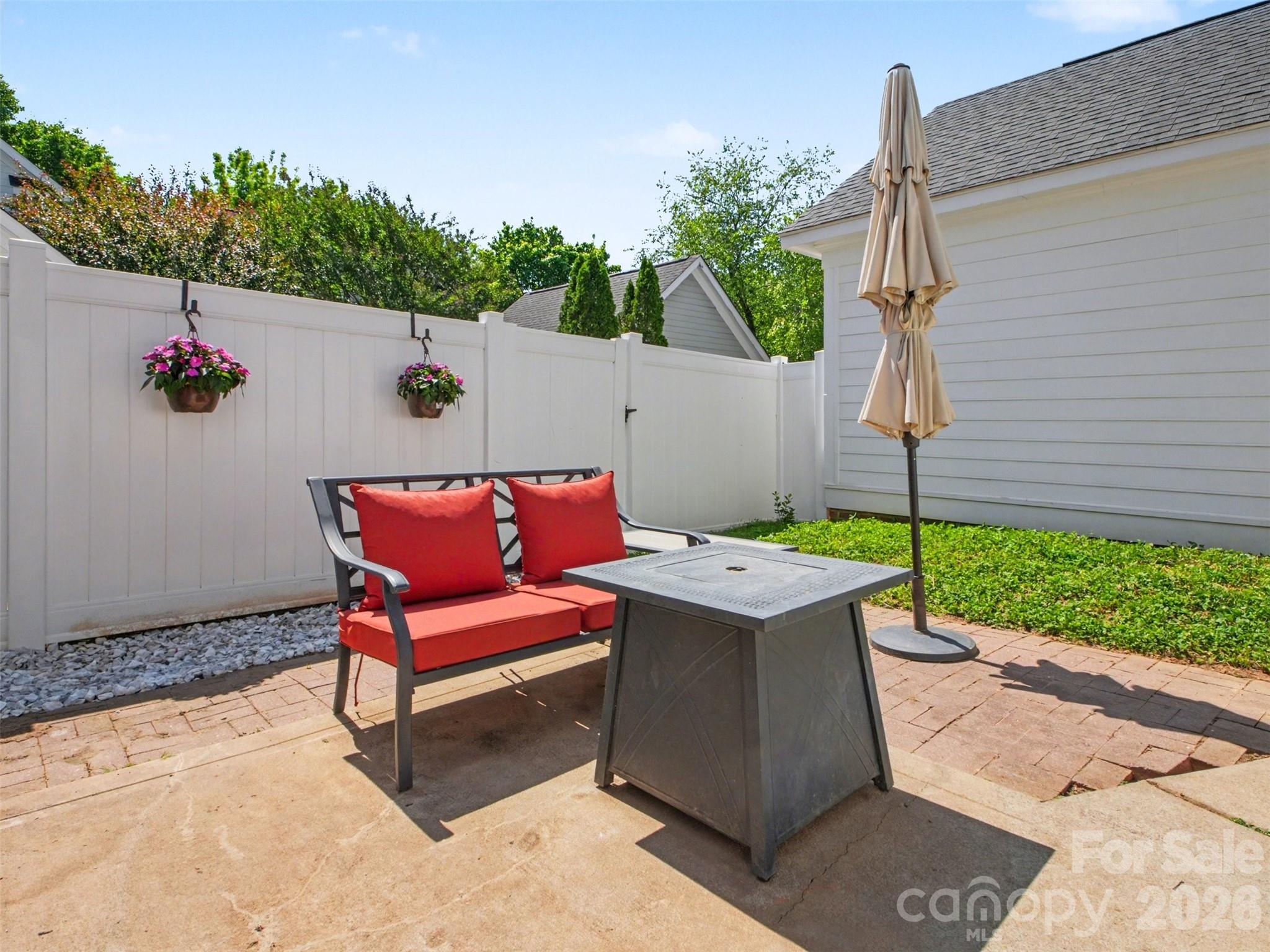12346 Carrigan Court — Huntersville