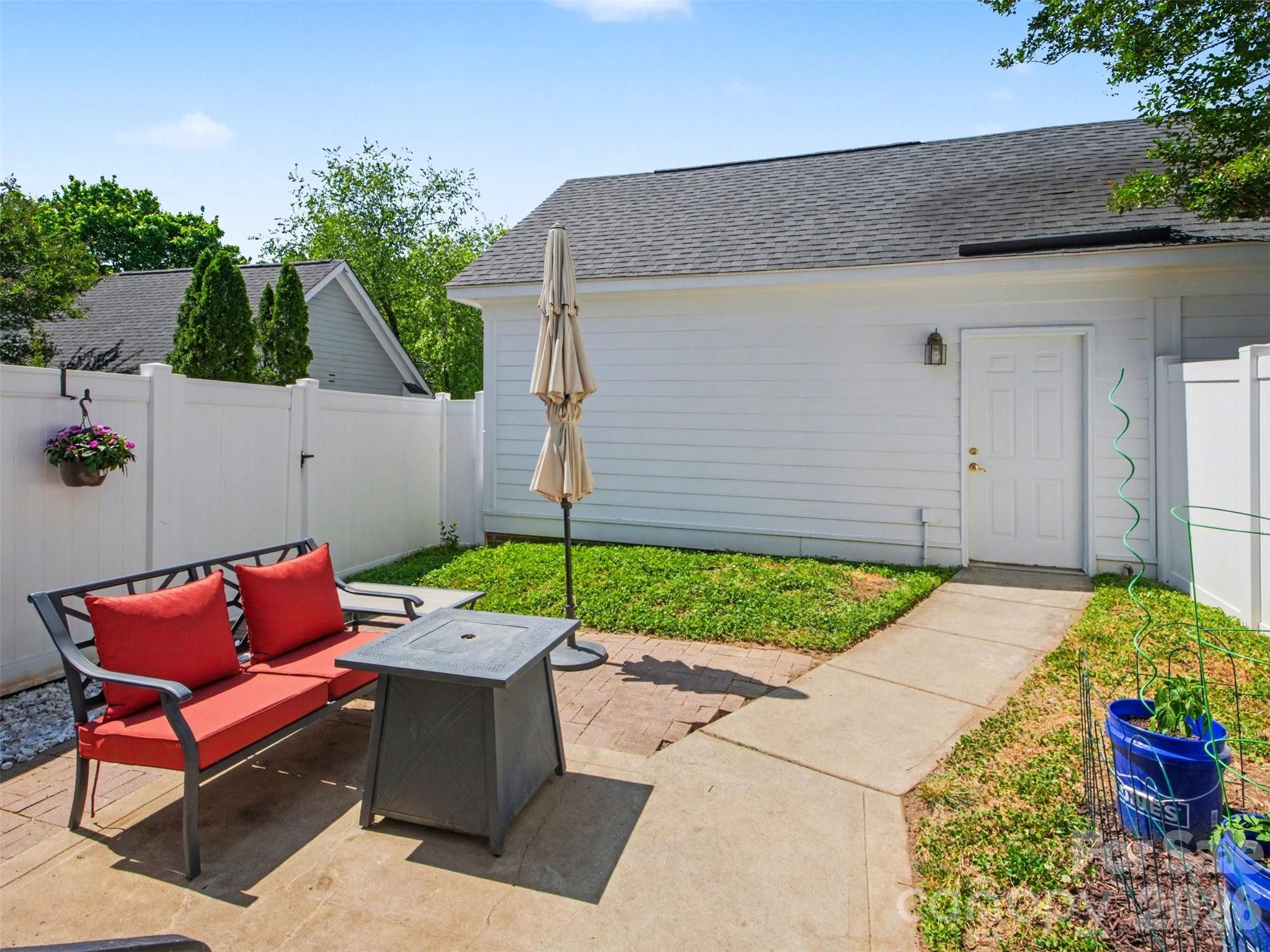 12346 Carrigan Court — Huntersville