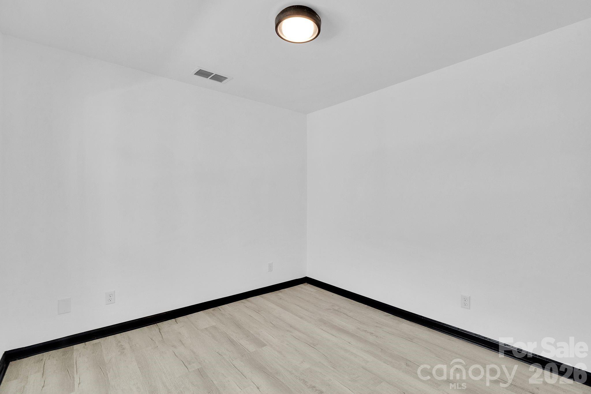 18755 Vineyard Point Lane — Cornelius