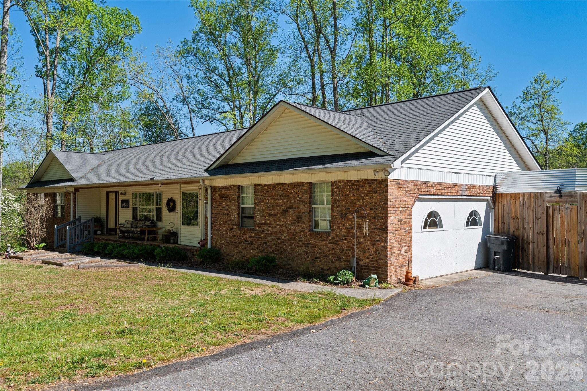 441 Hunters Glen Lane — Hendersonville