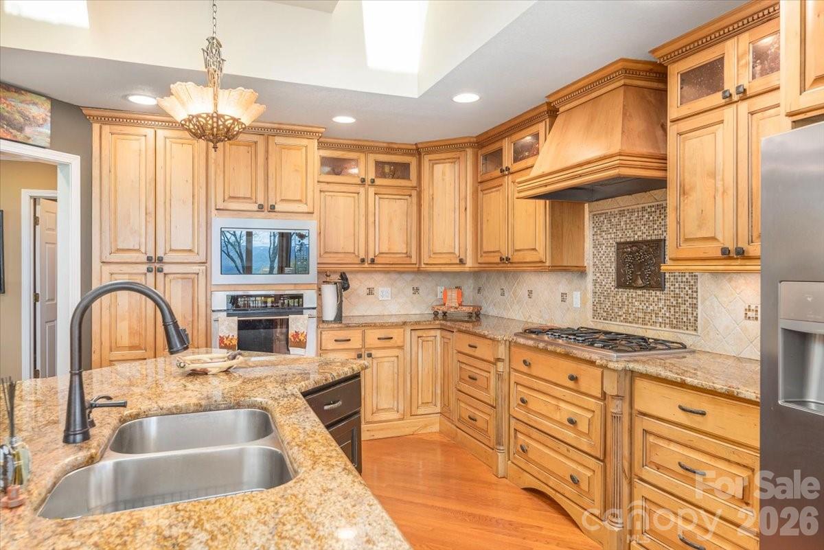 1108 Rocky Knob Road — Waynesville