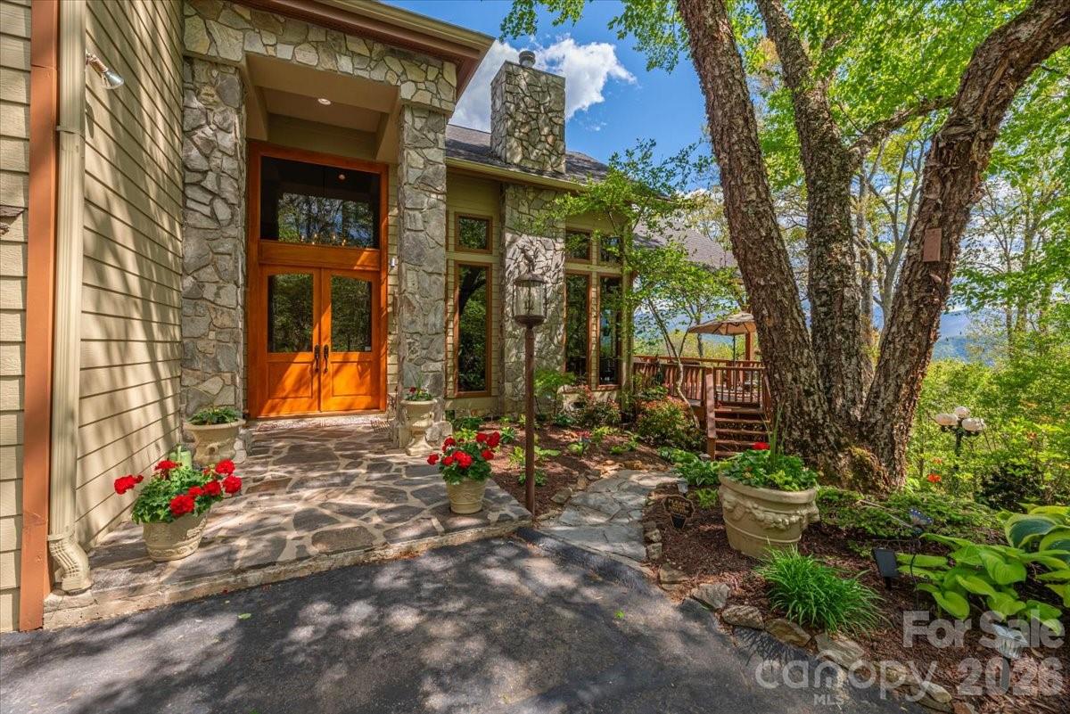 1108 Rocky Knob Road — Waynesville