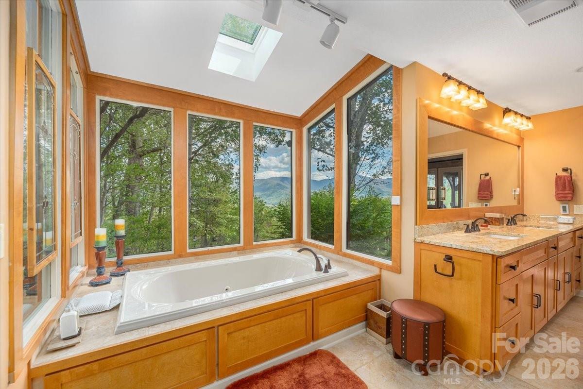 1108 Rocky Knob Road — Waynesville