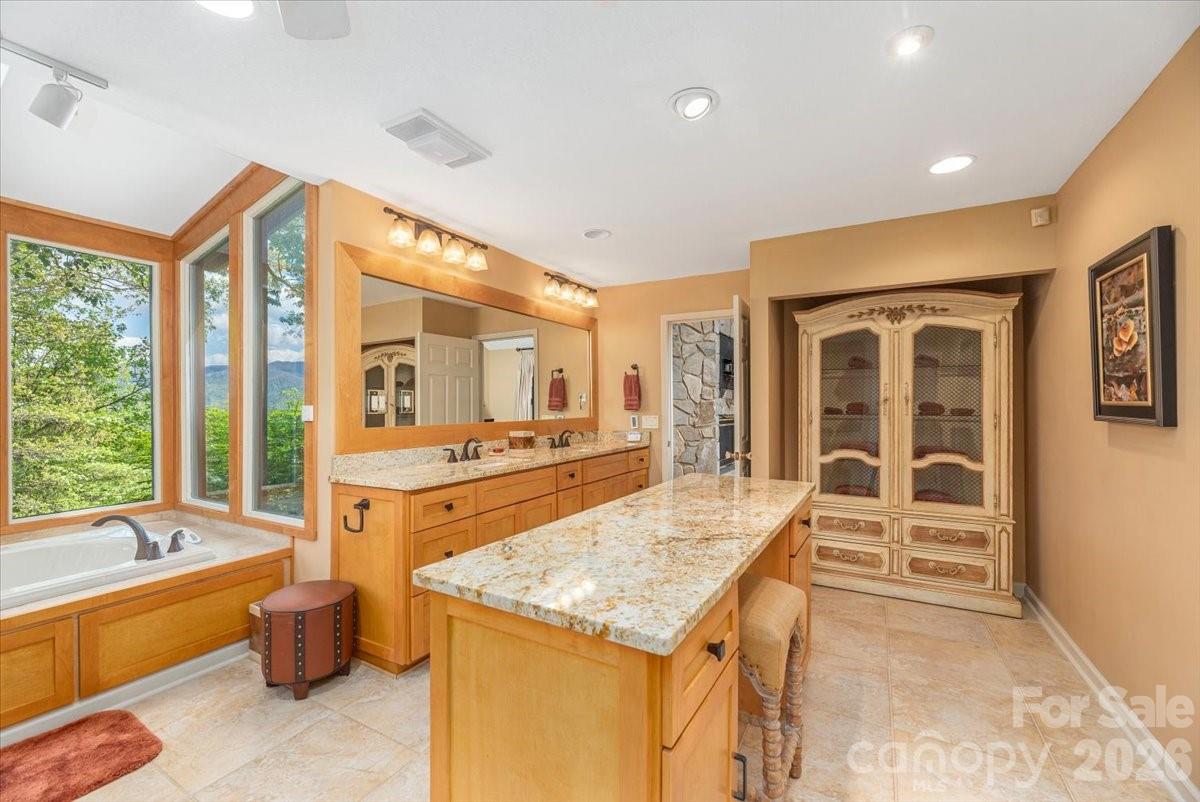 1108 Rocky Knob Road — Waynesville